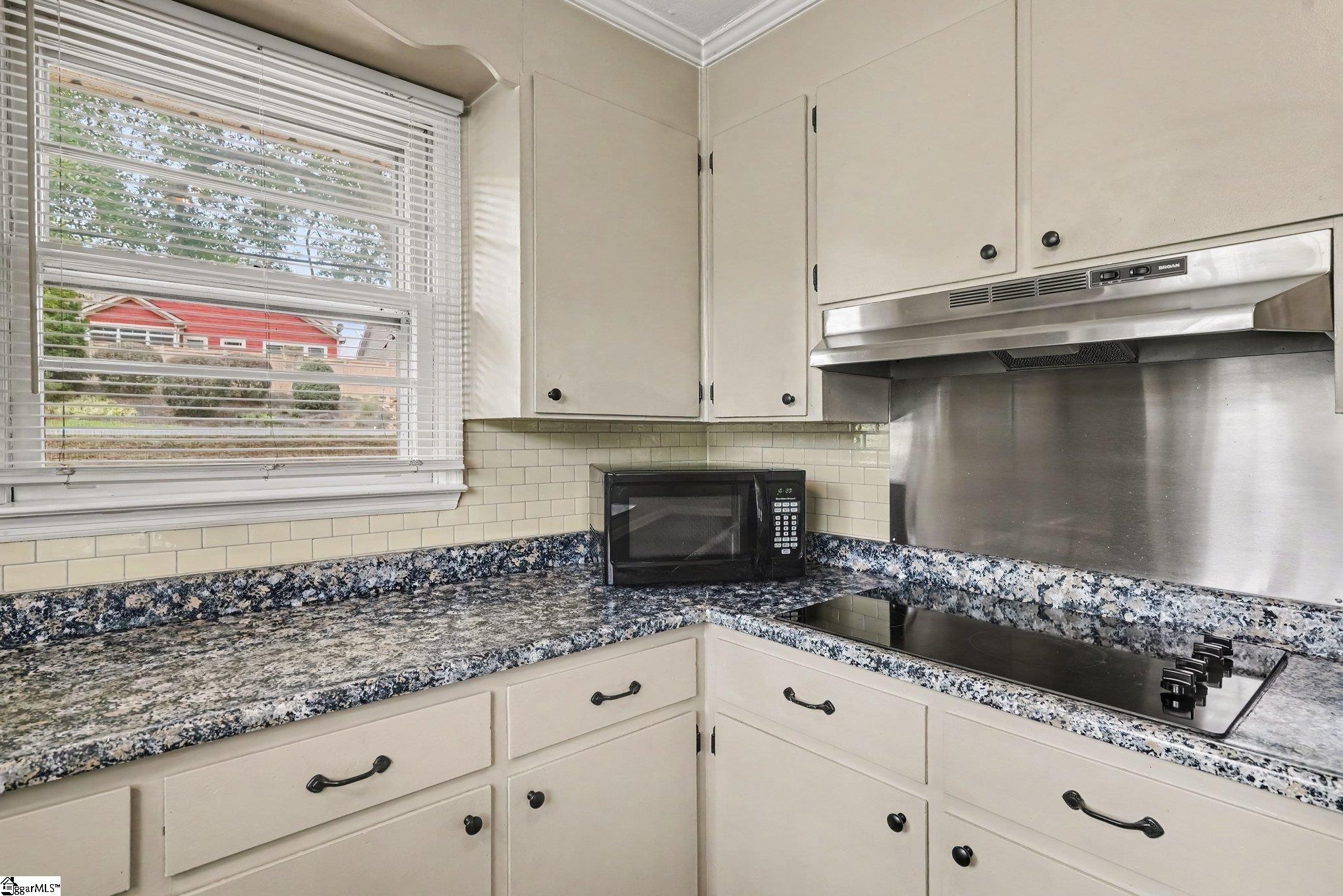 2 Ayersdale Drive, Taylors SC 29687