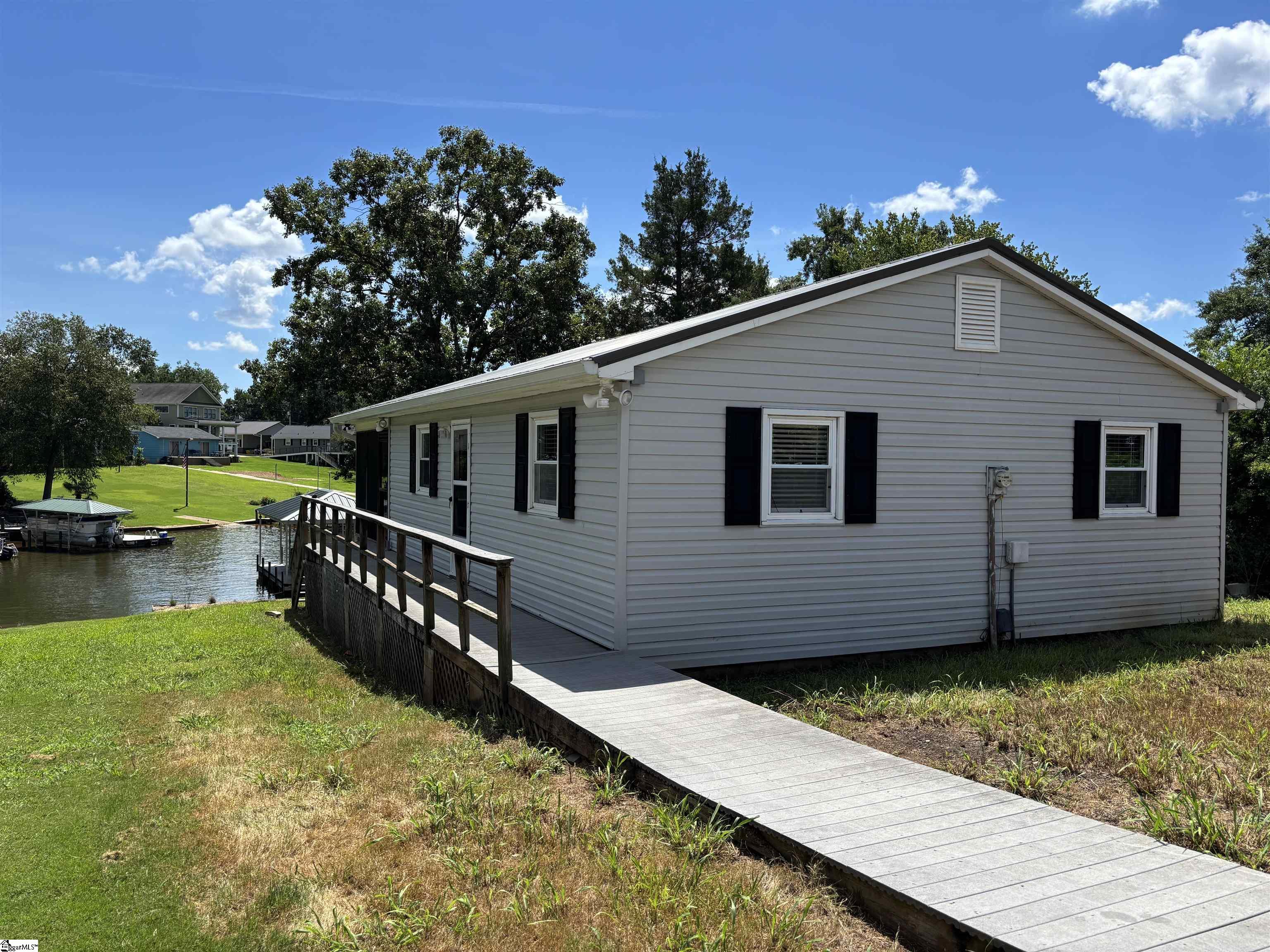 Photo 2 of Sale Pending at 136 Coastline Dr, Inman, SC 29349 | MLS# 1604093 | Listing updated on 2026-09-22