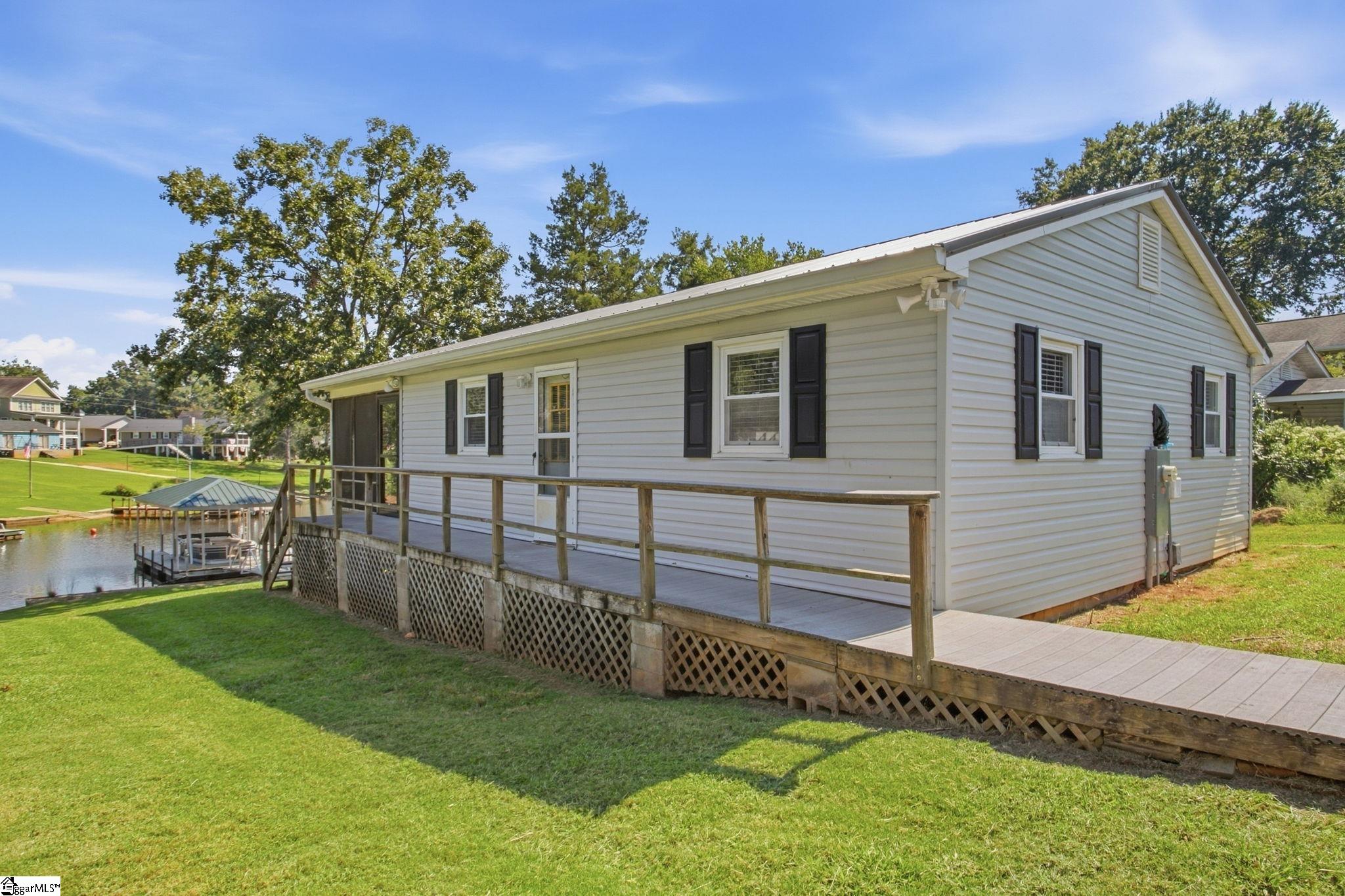 Photo 3 of Sale Pending at 136 Coastline Dr, Inman, SC 29349 | MLS# 1604093 | Listing updated on 2026-09-22