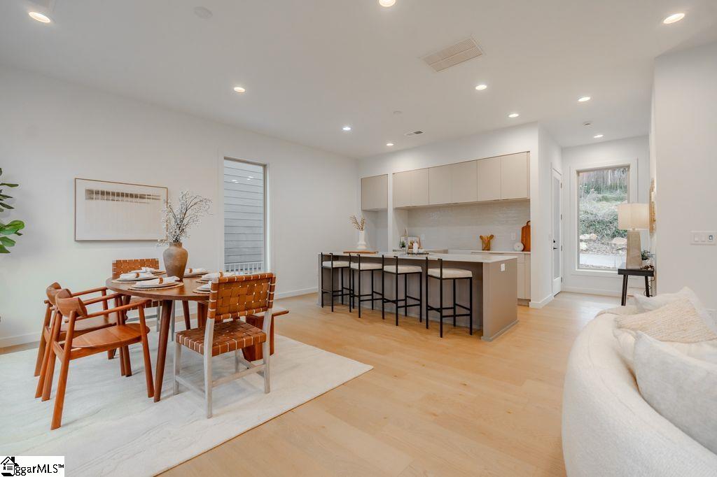 Photo 4 of Single family home for sale at 11 Mount Zion Ave, Greenville, SC 29607 | MLS# 1604097 | Listing updated on 2026-09-17
