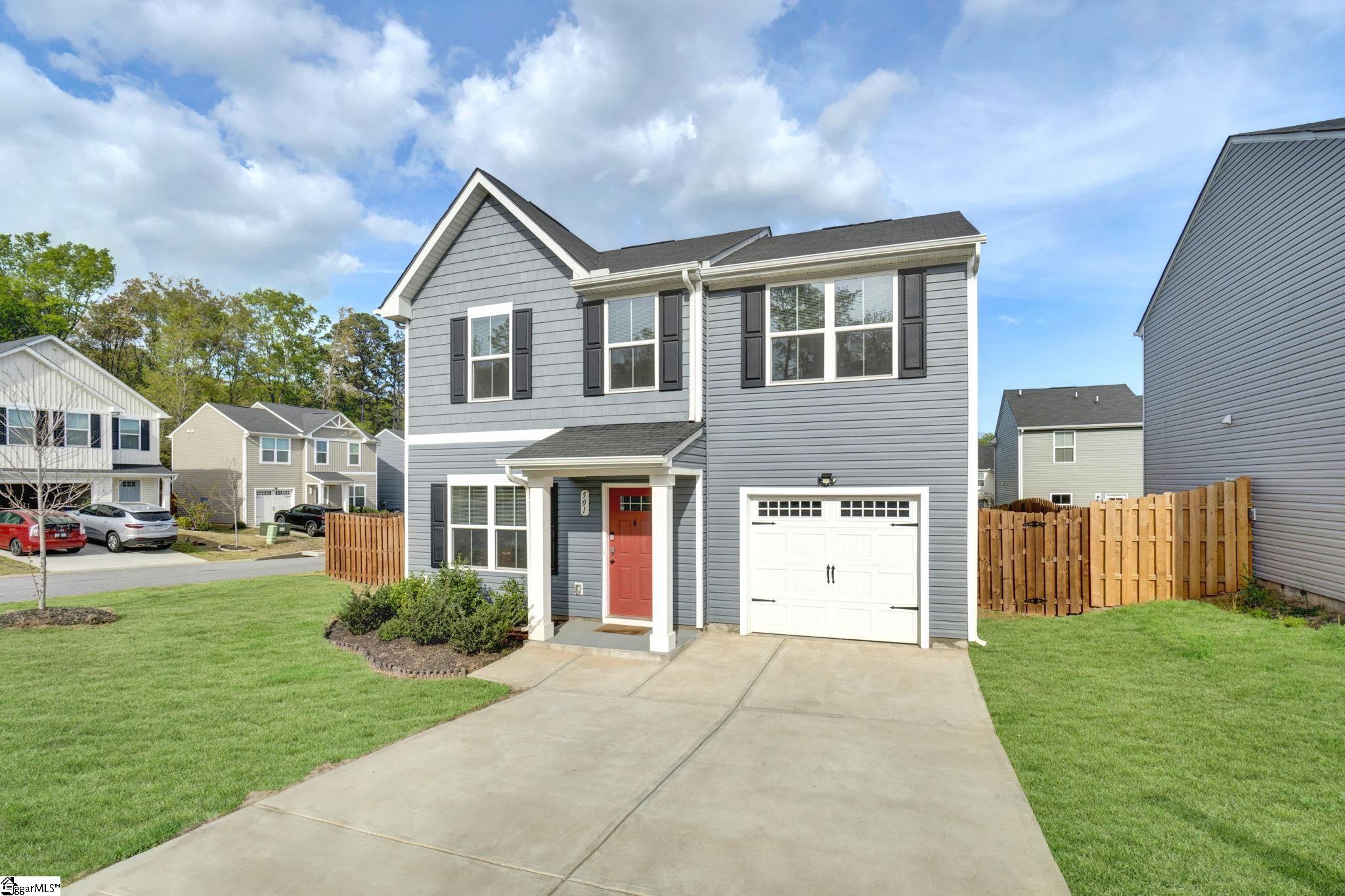 Photo 2 of Single family home for sale at 501 Mills Hl Way, Greenville, SC 29605 | MLS# 1604114 | Listing updated on 2026-09-18