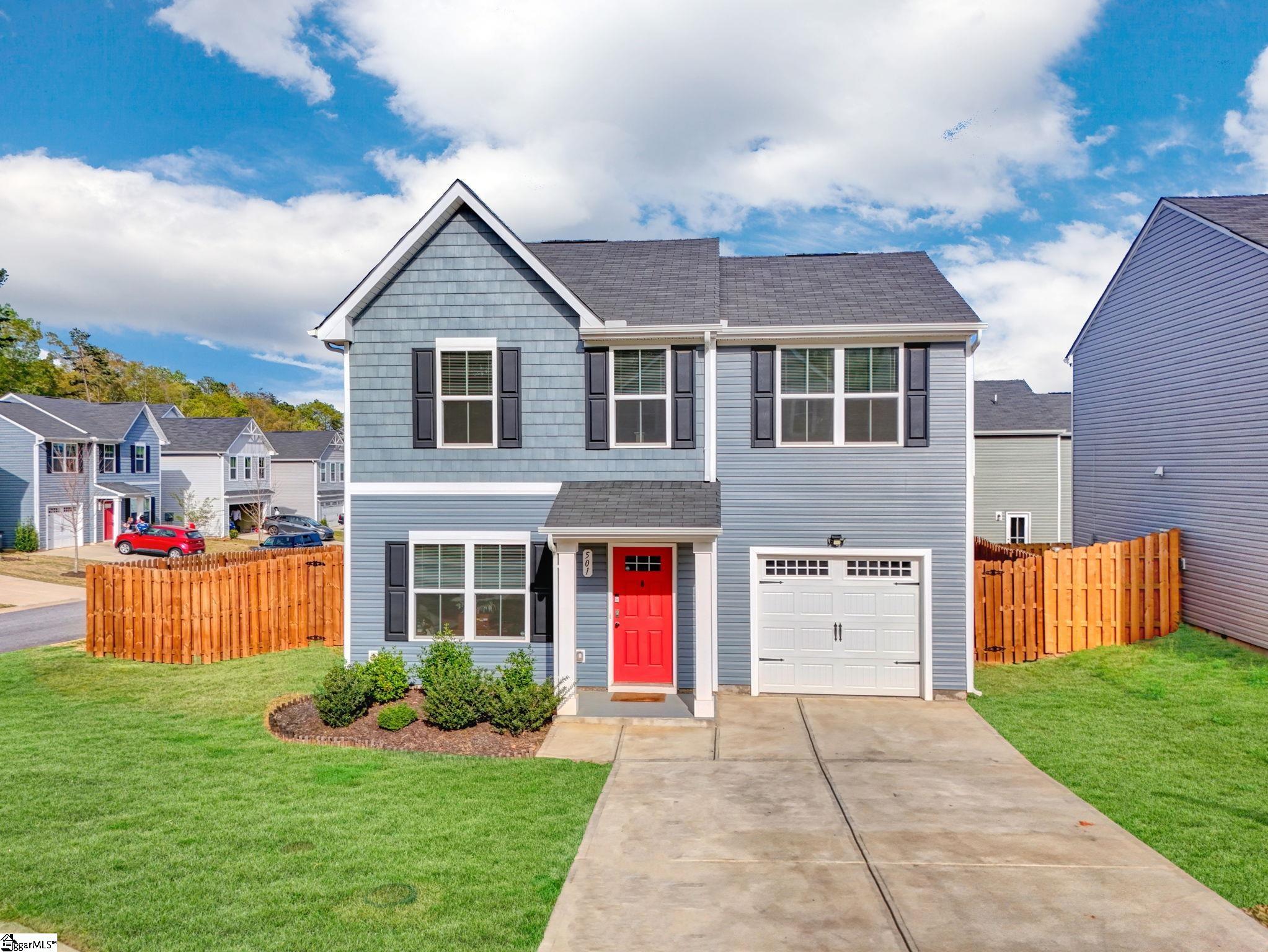 Photo 3 of Single family home for sale at 501 Mills Hl Way, Greenville, SC 29605 | MLS# 1604114 | Listing updated on 2026-09-18