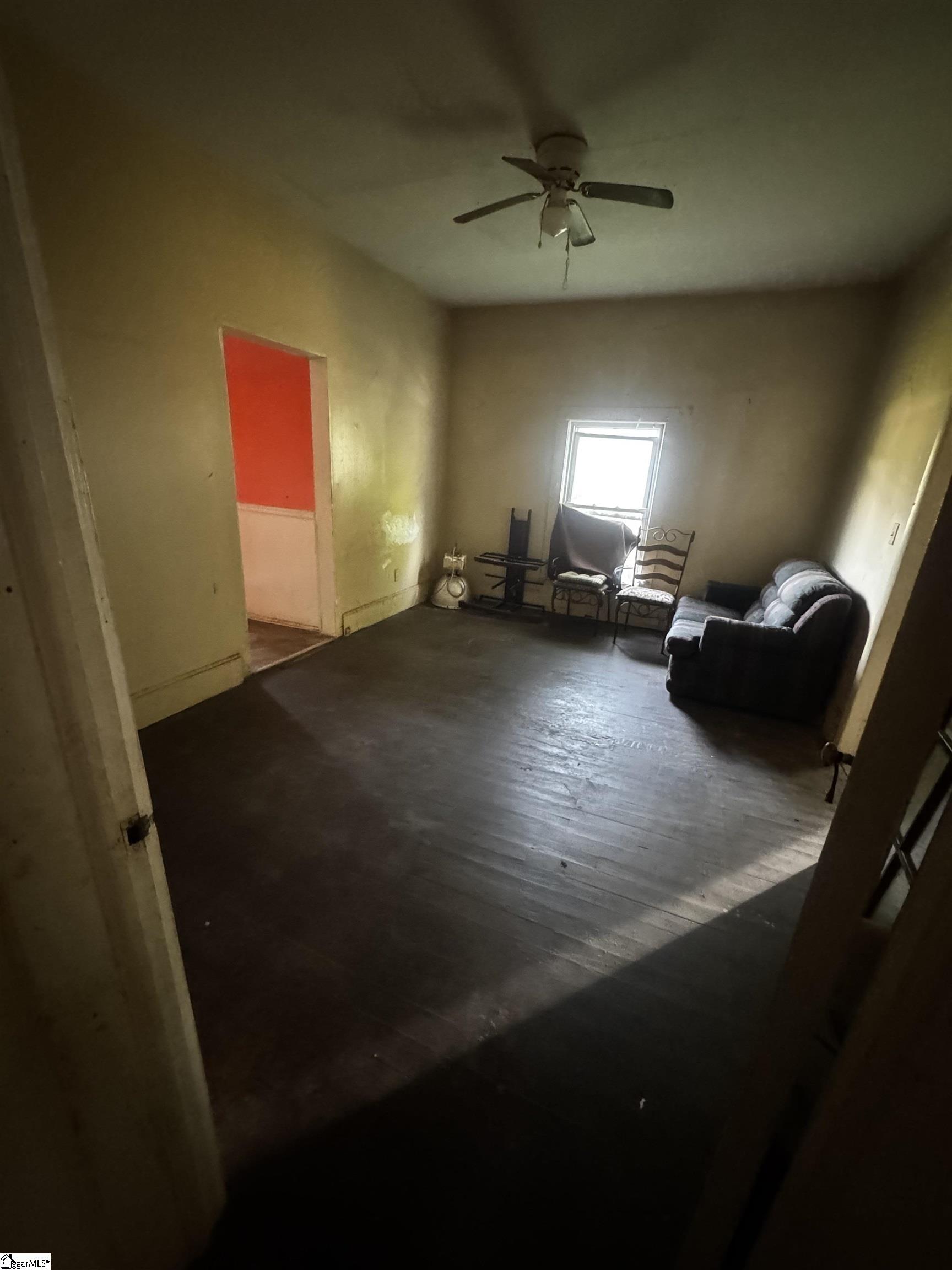 6 Hammett Street, Laurens SC 29360