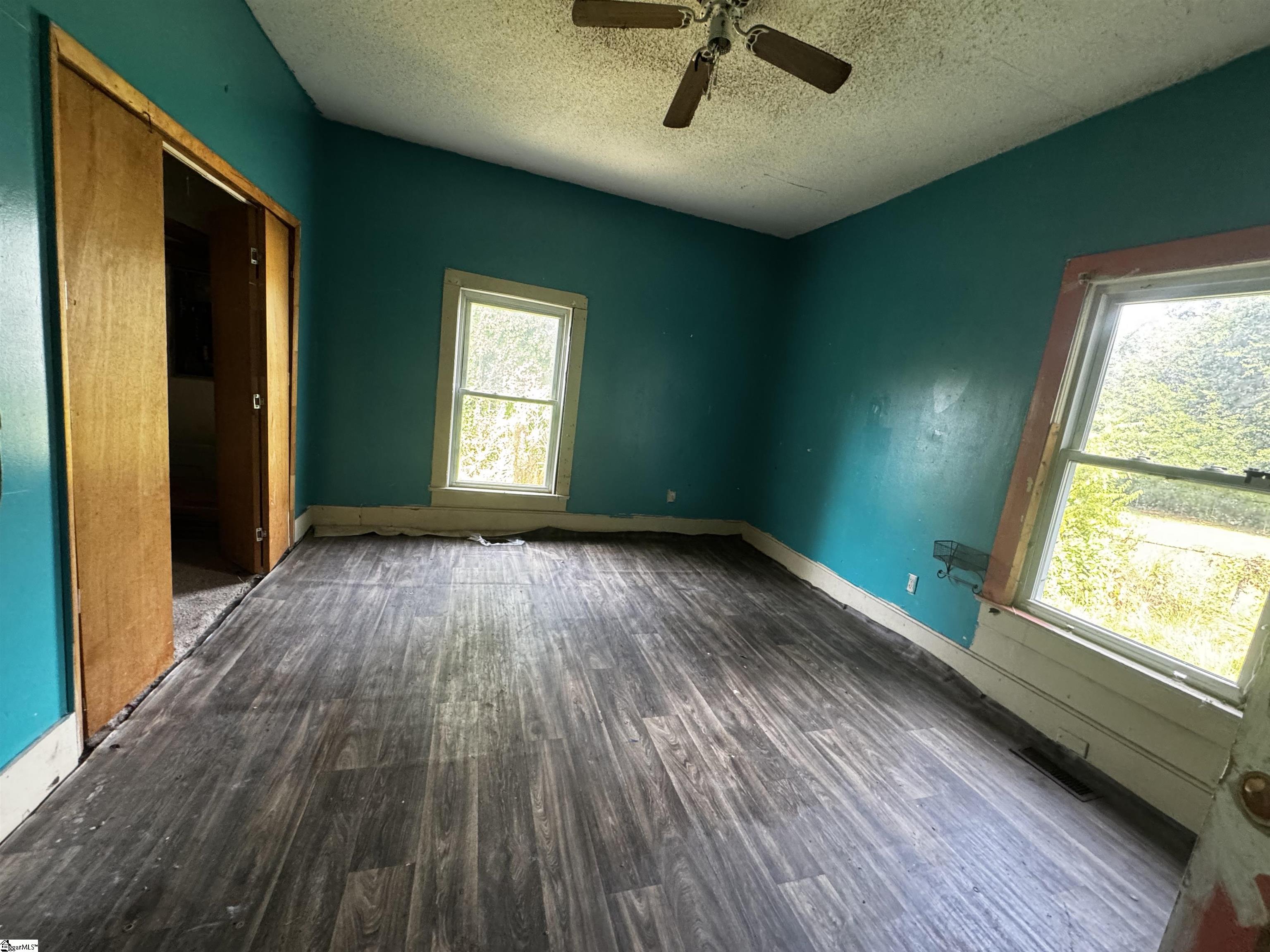 6 Hammett Street, Laurens SC 29360