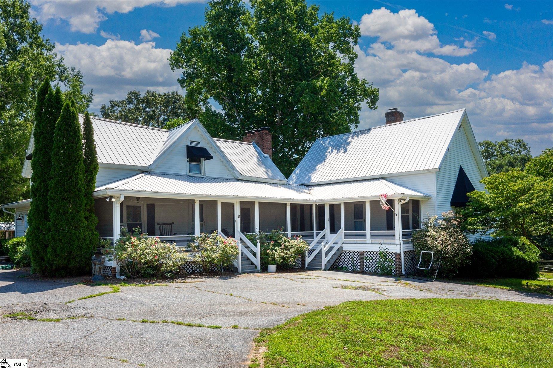Single family home for sale at 1124 Tugaloo Rd, Landrum, SC 29356 | MLS# 1604129