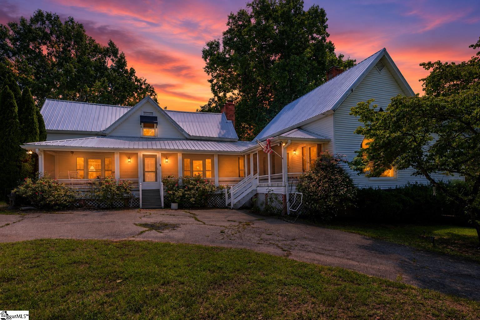 Photo 1 of Single family home for sale at 1124 Tugaloo Rd, Landrum, SC 29356 | MLS# 1604129 | Listing updated on 2026-09-18