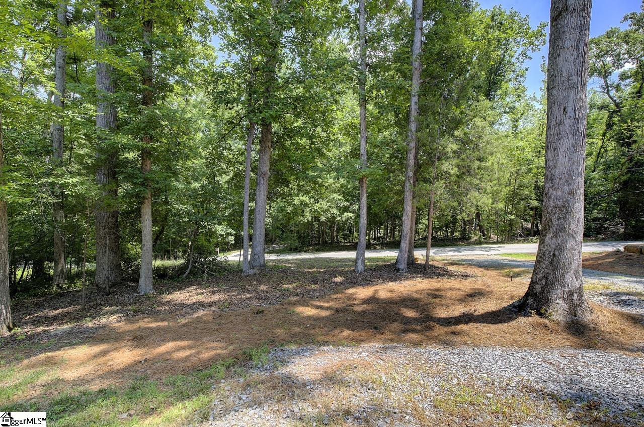 54 Lakeview Road, Fountain Inn SC 29644