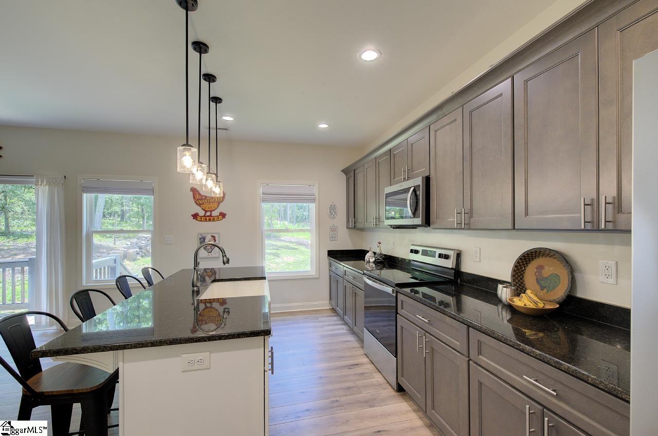 54 Lakeview Road, Fountain Inn SC 29644