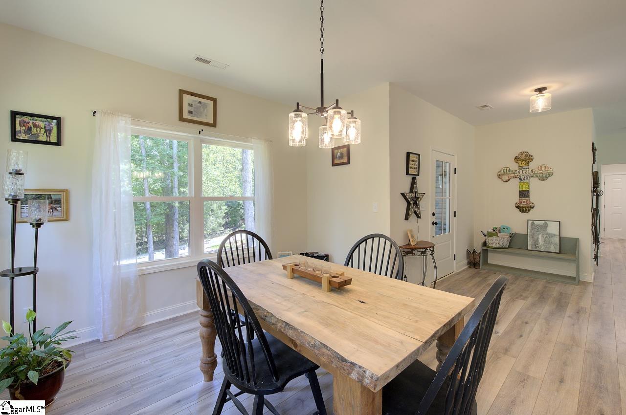 54 Lakeview Road, Fountain Inn SC 29644