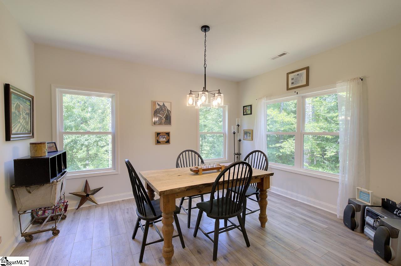 54 Lakeview Road, Fountain Inn SC 29644