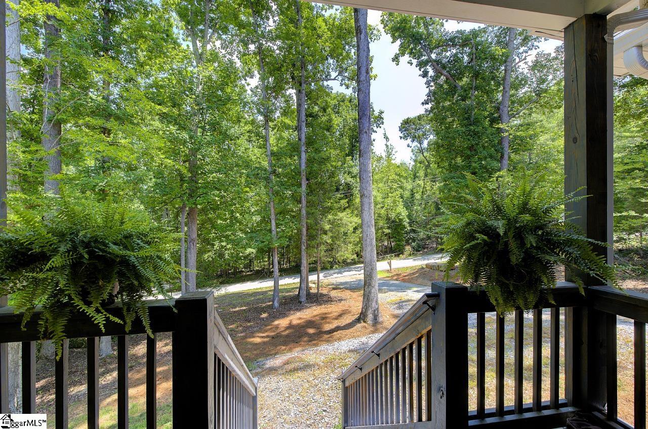 54 Lakeview Road, Fountain Inn SC 29644
