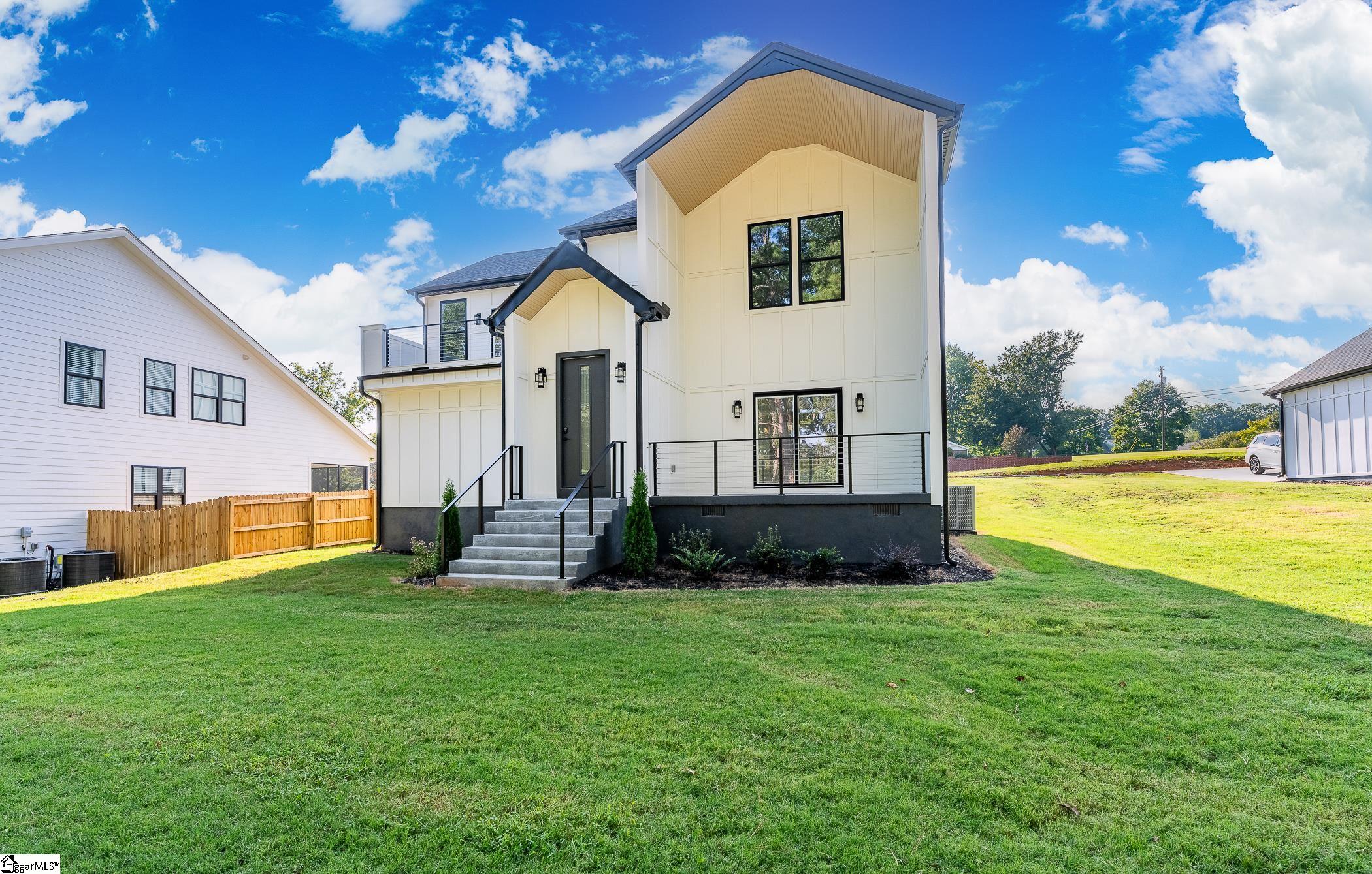 Photo 2 of Single family home for sale at 319 Hunts Brg Rd, Greenville, SC 29617 | MLS# 1604139 | Listing updated on 2026-09-18