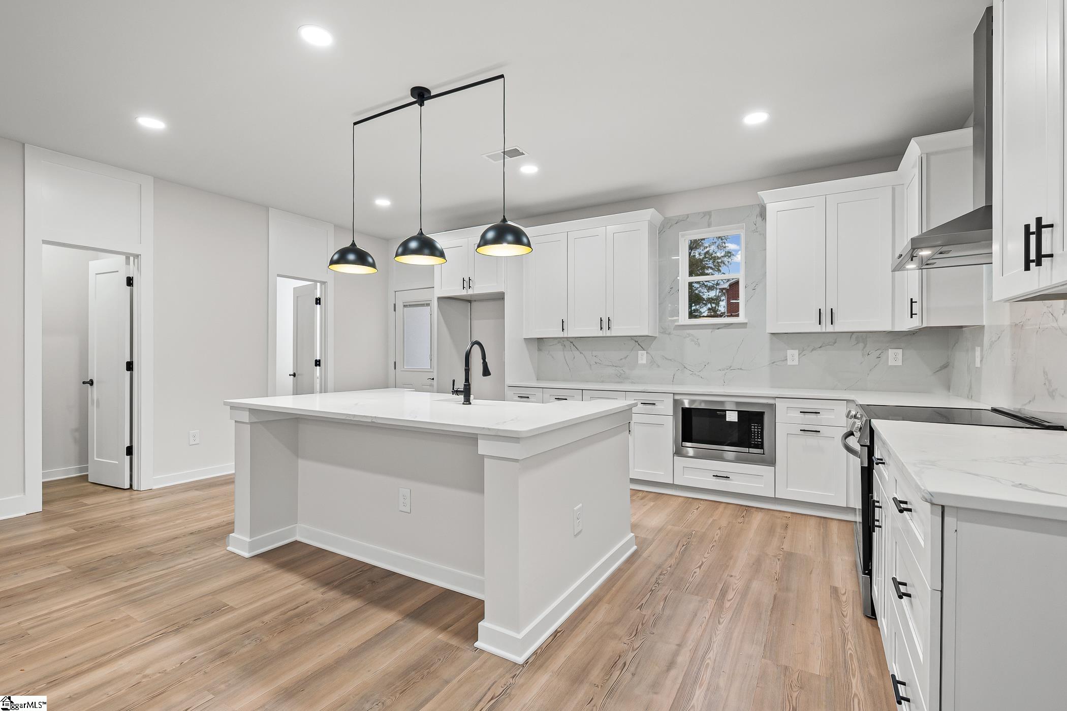 Photo 3 of Single family home for sale at 319 Hunts Brg Rd, Greenville, SC 29617 | MLS# 1604139 | Listing updated on 2026-09-18