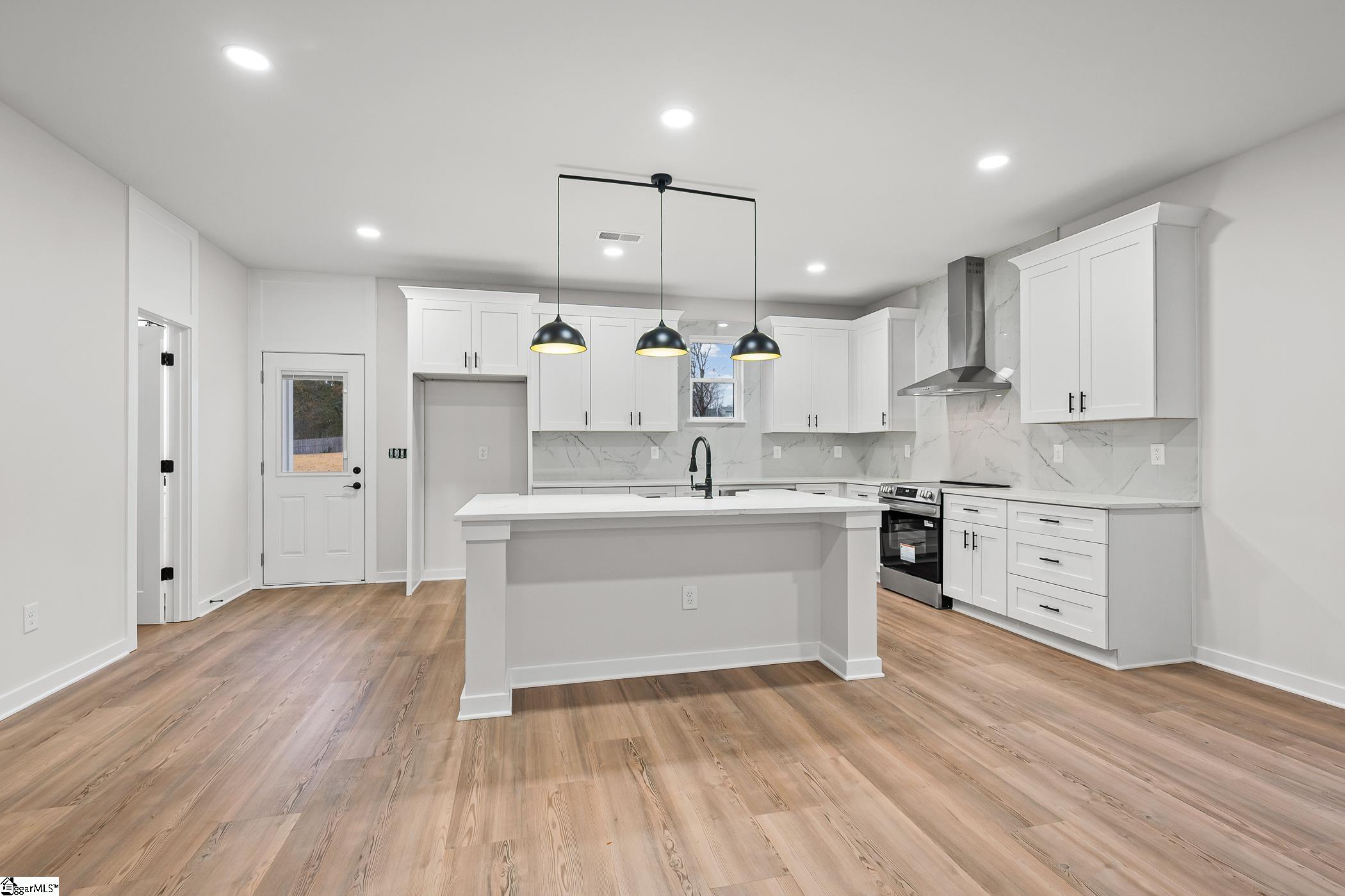 Photo 4 of Single family home for sale at 319 Hunts Brg Rd, Greenville, SC 29617 | MLS# 1604139 | Listing updated on 2026-09-18