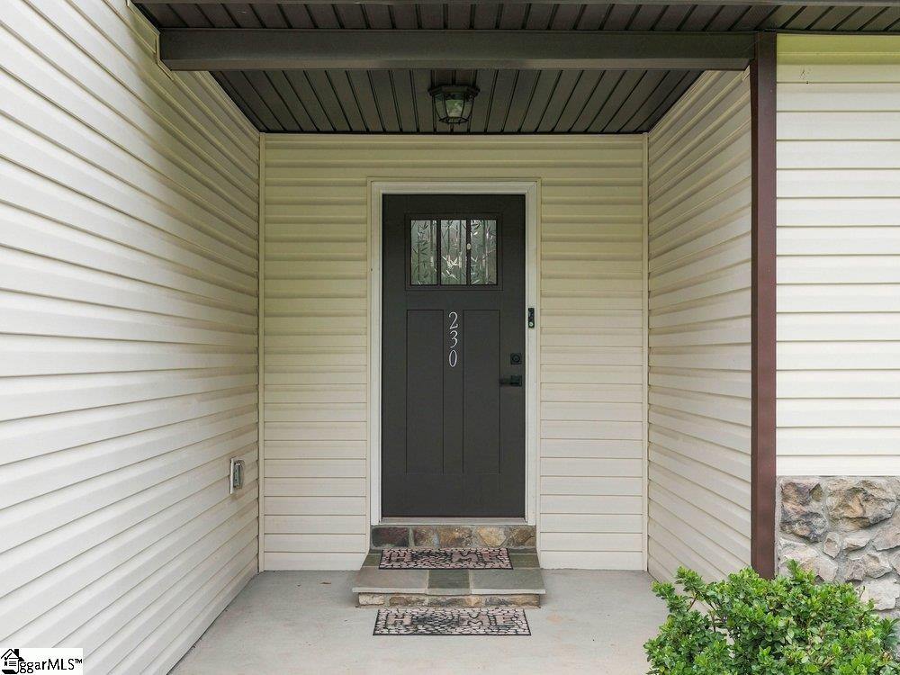 Photo 3 of Single family home for sale at 230 Mccall Rd, Simpsonville, SC 29680 | MLS# 1604146 | Listing updated on 2026-09-18