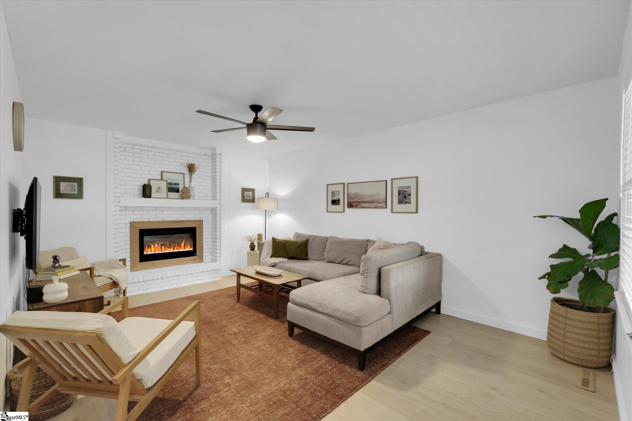 Photo 2 of Single family home for sale at 123 Mountain Chase Dr, Taylors, SC 29687 | MLS# 1604149 | Listing updated on 2026-09-18