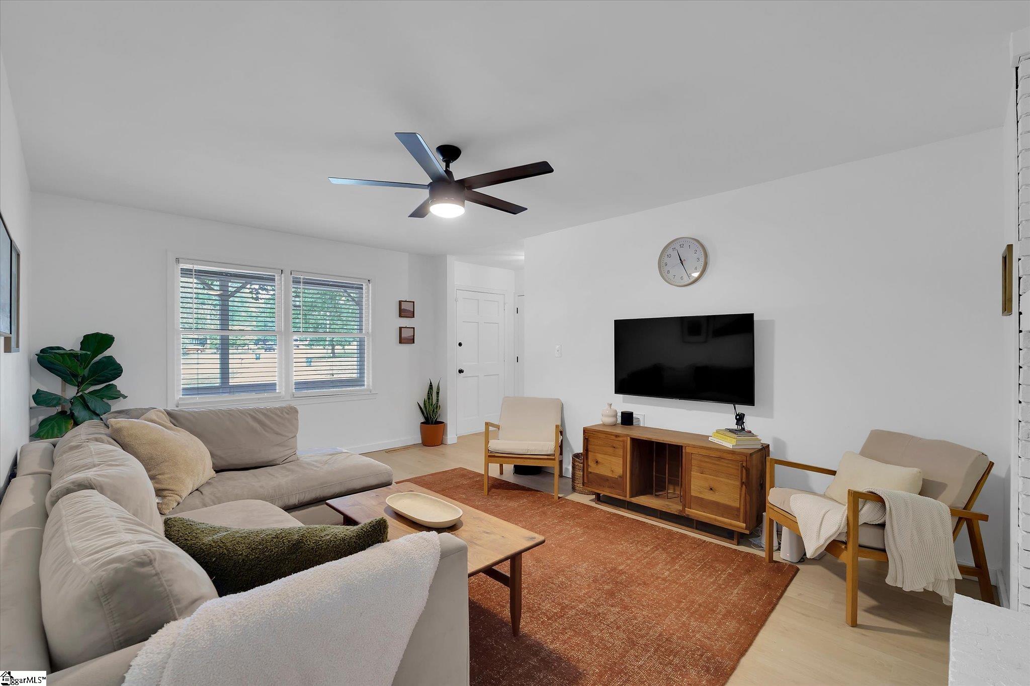 Photo 3 of Single family home for sale at 123 Mountain Chase Dr, Taylors, SC 29687 | MLS# 1604149 | Listing updated on 2026-09-18