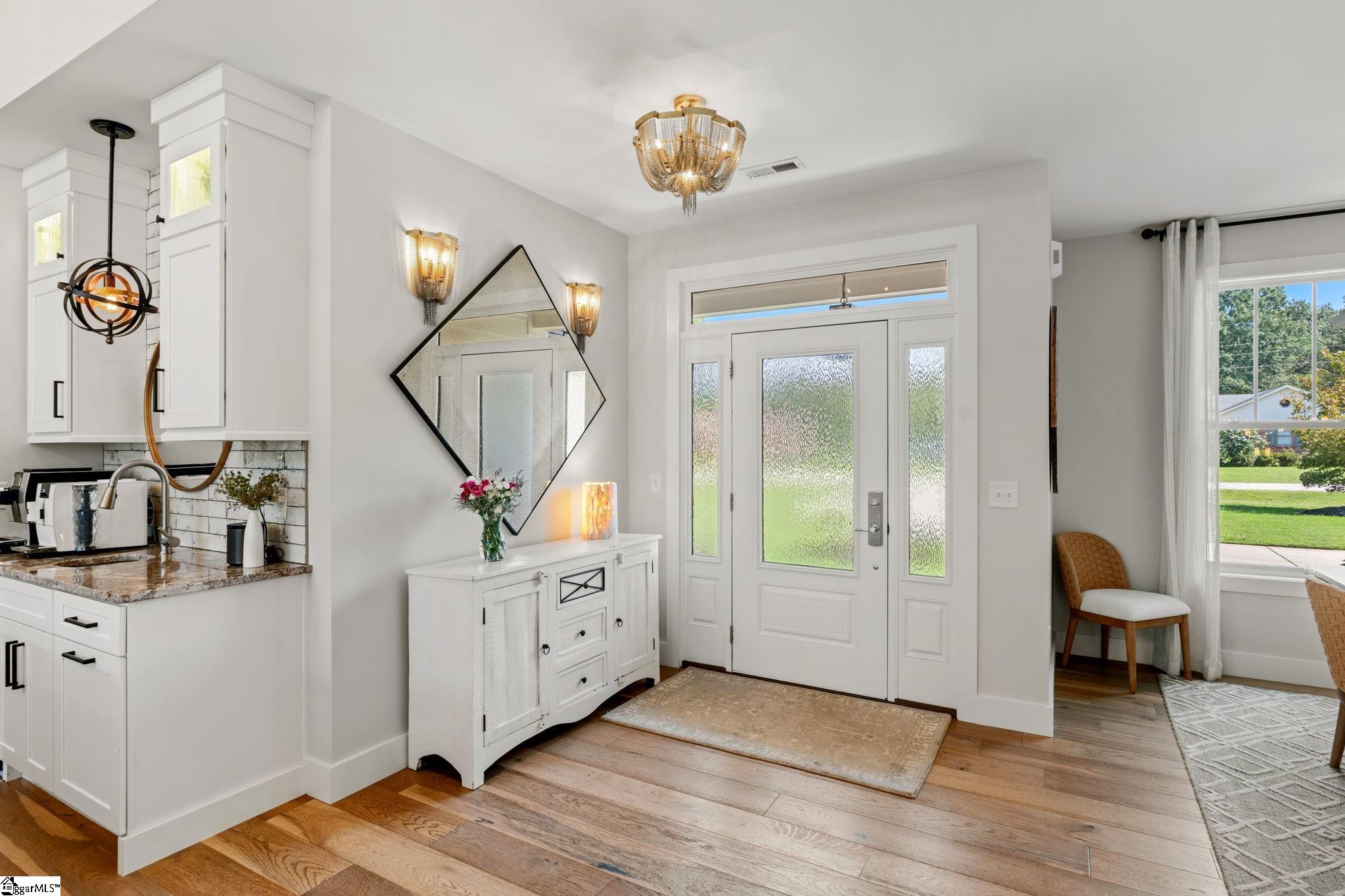 Photo 4 of Single family home for sale at 17 Joan Dr, Taylors, SC 29687 | MLS# 1604150 | Listing updated on 2026-09-18