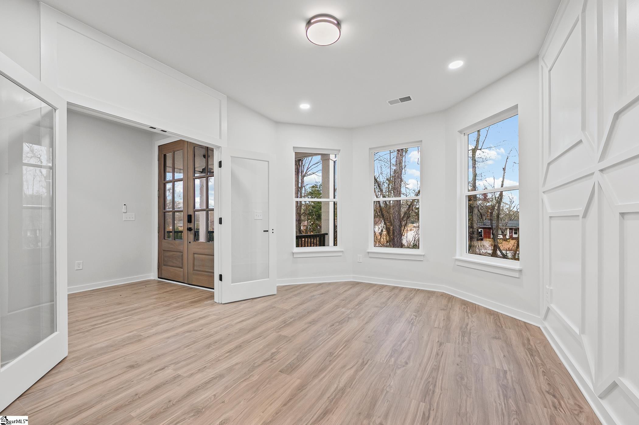 Photo 4 of Single family home for sale at 323 Hunts Brg Rd, Greenville, SC 29617 | MLS# 1604165 | Listing updated on 2026-09-18