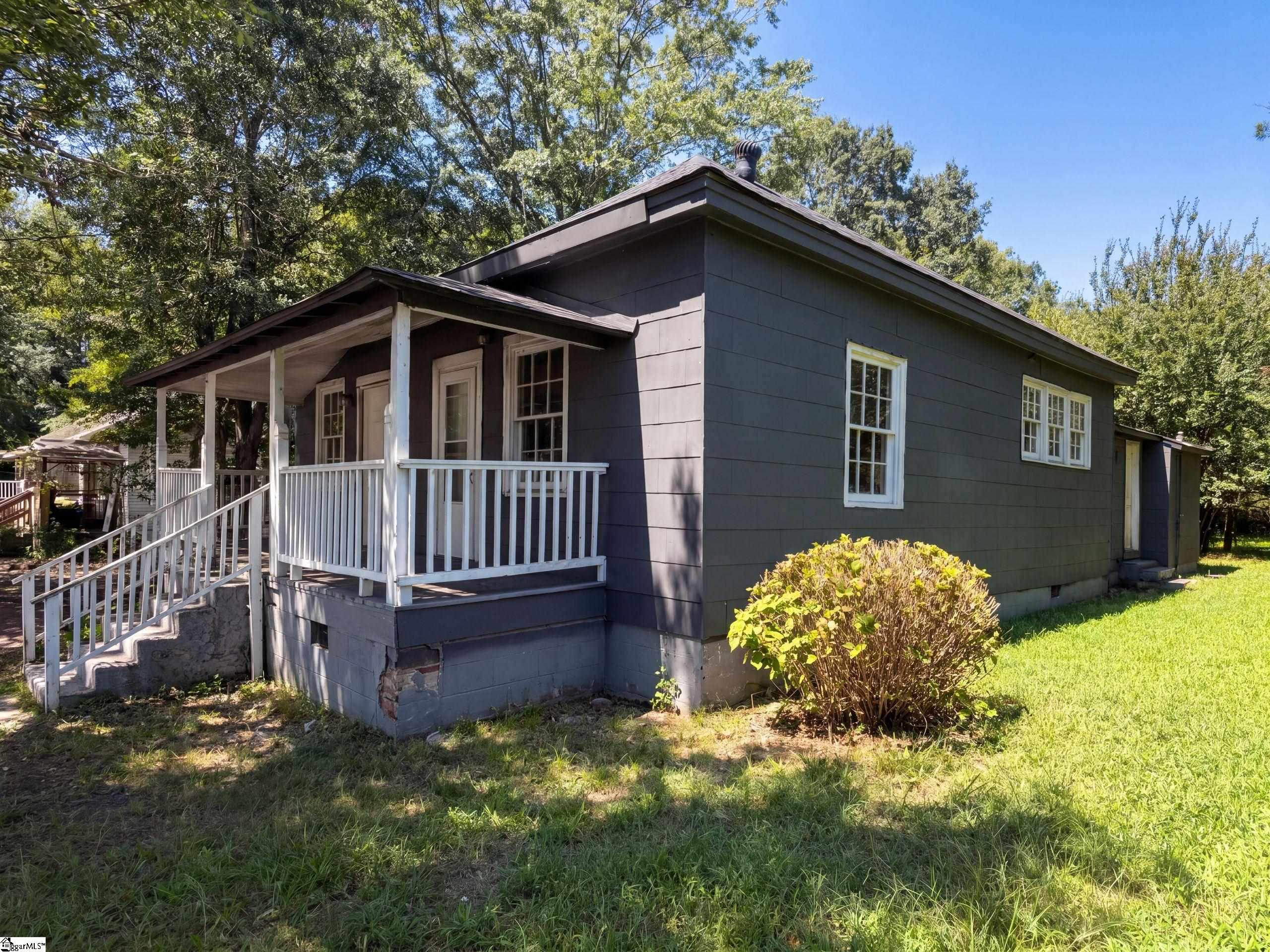 Single family home for sale at 372 Oliver St, Spartanburg, SC 29303 | MLS# 1604178