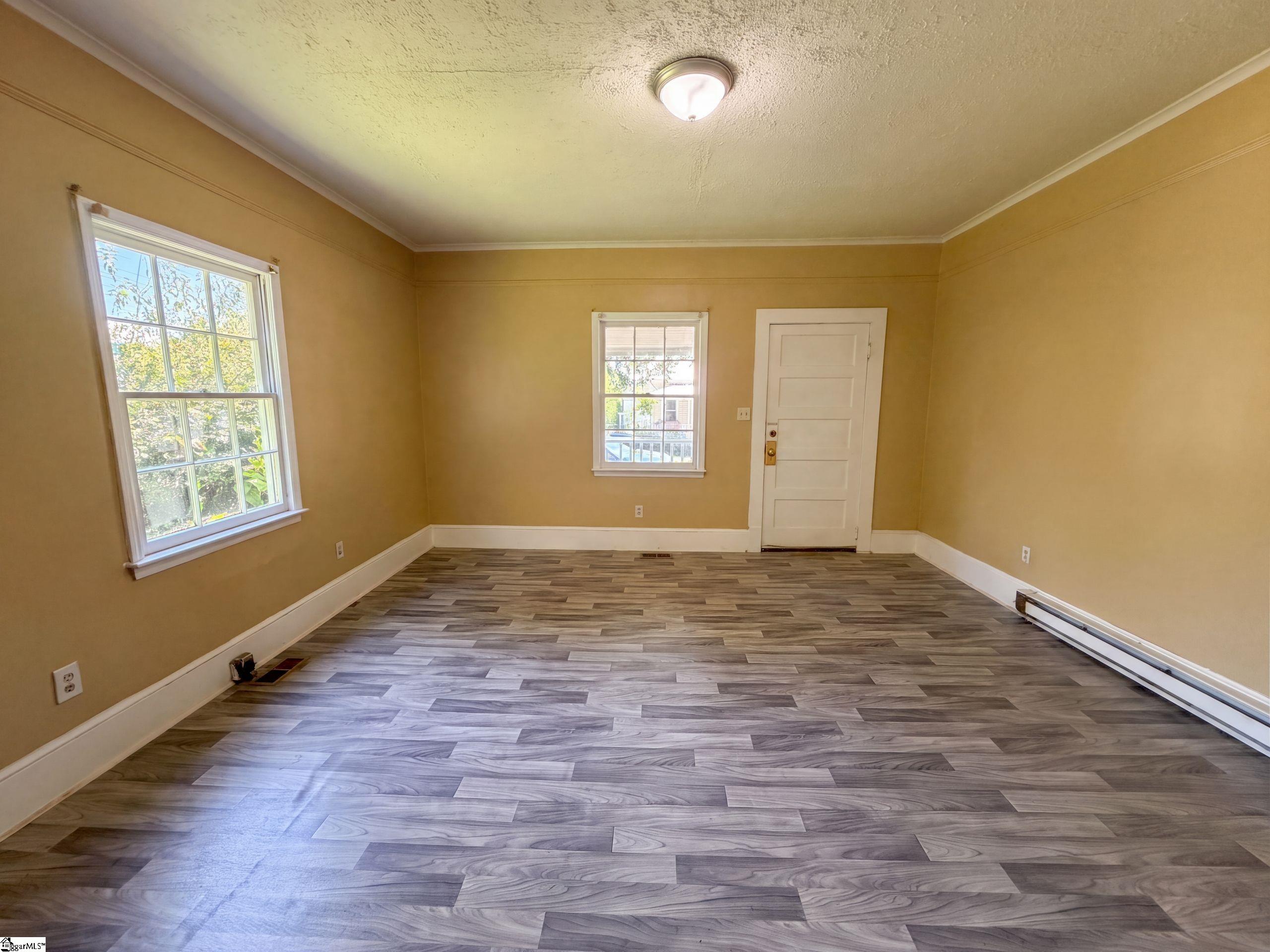 Photo 2 of Single family home for sale at 372 Oliver St, Spartanburg, SC 29303 | MLS# 1604178 | Listing updated on 2026-09-18