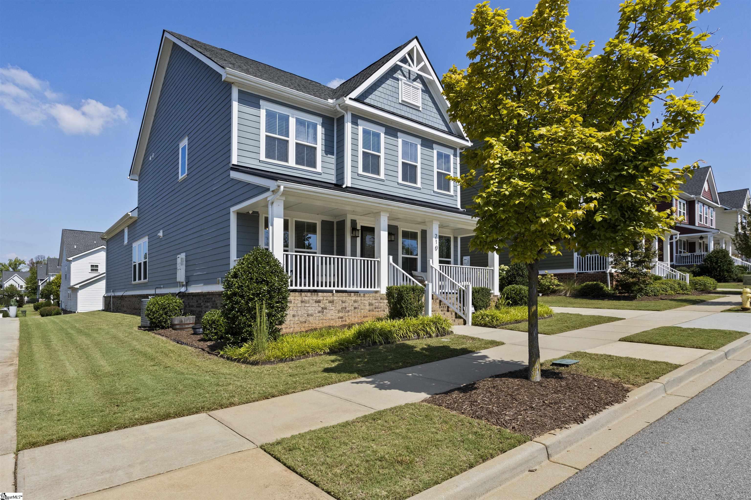 Photo 3 of Single family home for sale at 210 Alister Dr, Greenville, SC 29607 | MLS# 1604180 | Listing updated on 2026-09-18