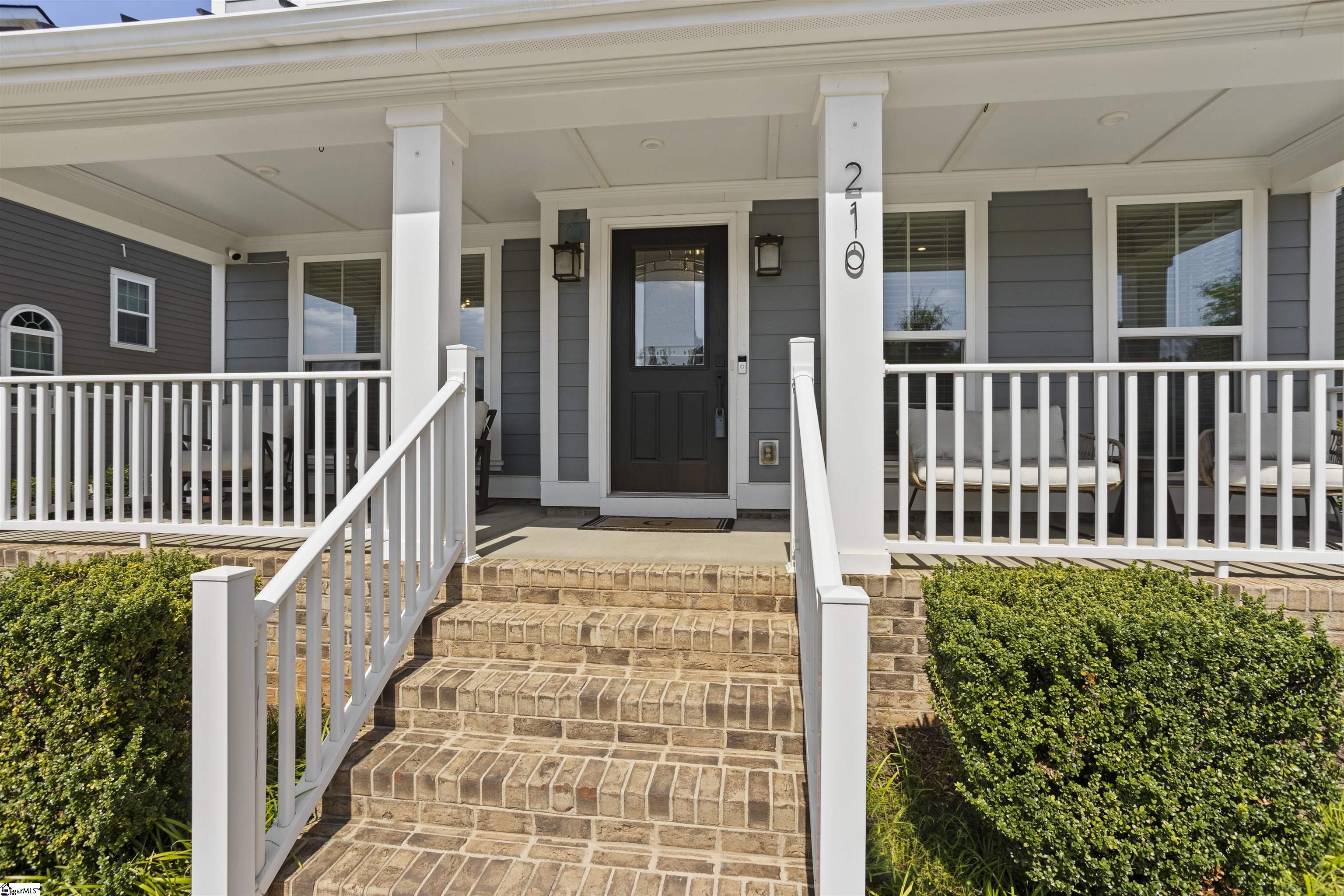 Photo 3 of Single family home for sale at 210 Alister Dr, Greenville, SC 29607 | MLS# 1604180 | Listing updated on 2026-09-18