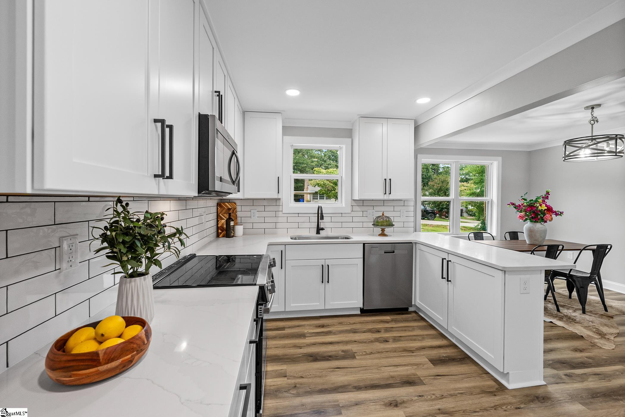 Photo 2 of Single family home for sale at 22 Gurley Ave, Greenville, SC 29605 | MLS# 1604186 | Listing updated on 2026-09-18