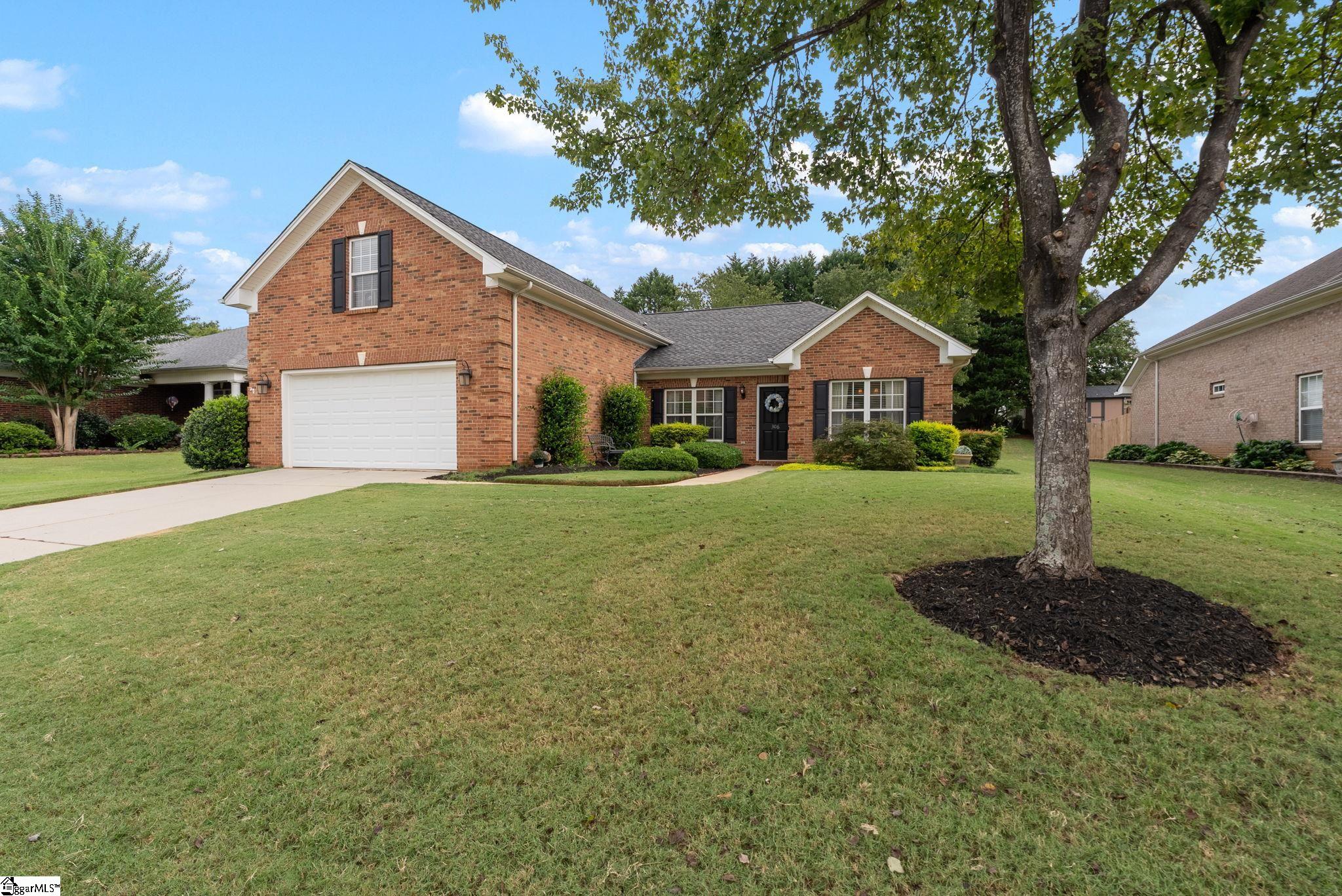 Photo 2 of Single family home for sale at 306 Jockey Ct, Simpsonville, SC 29681 | MLS# 1604188 | Listing updated on 2026-09-18