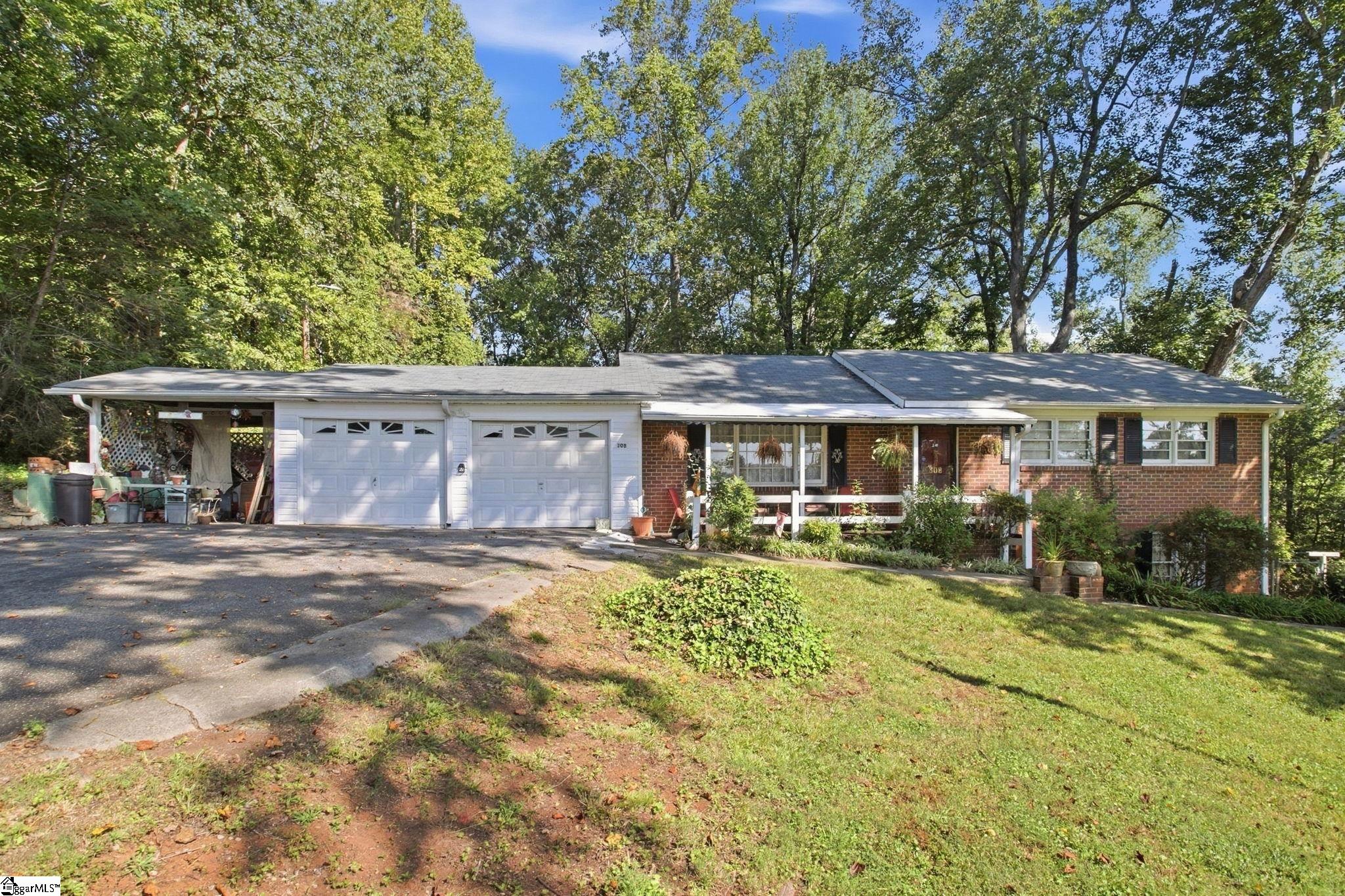 Single family home for sale at 308 Alta Vista Cir, Travelers Rest, SC 29690 | MLS# 1604192