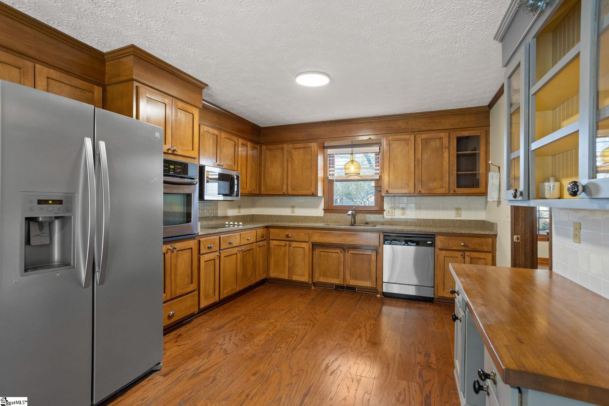 Photo 3 of Single family home for sale at 1202 Plantation Dr, Simpsonville, SC 29681 | MLS# 1604210 | Listing updated on 2026-09-18