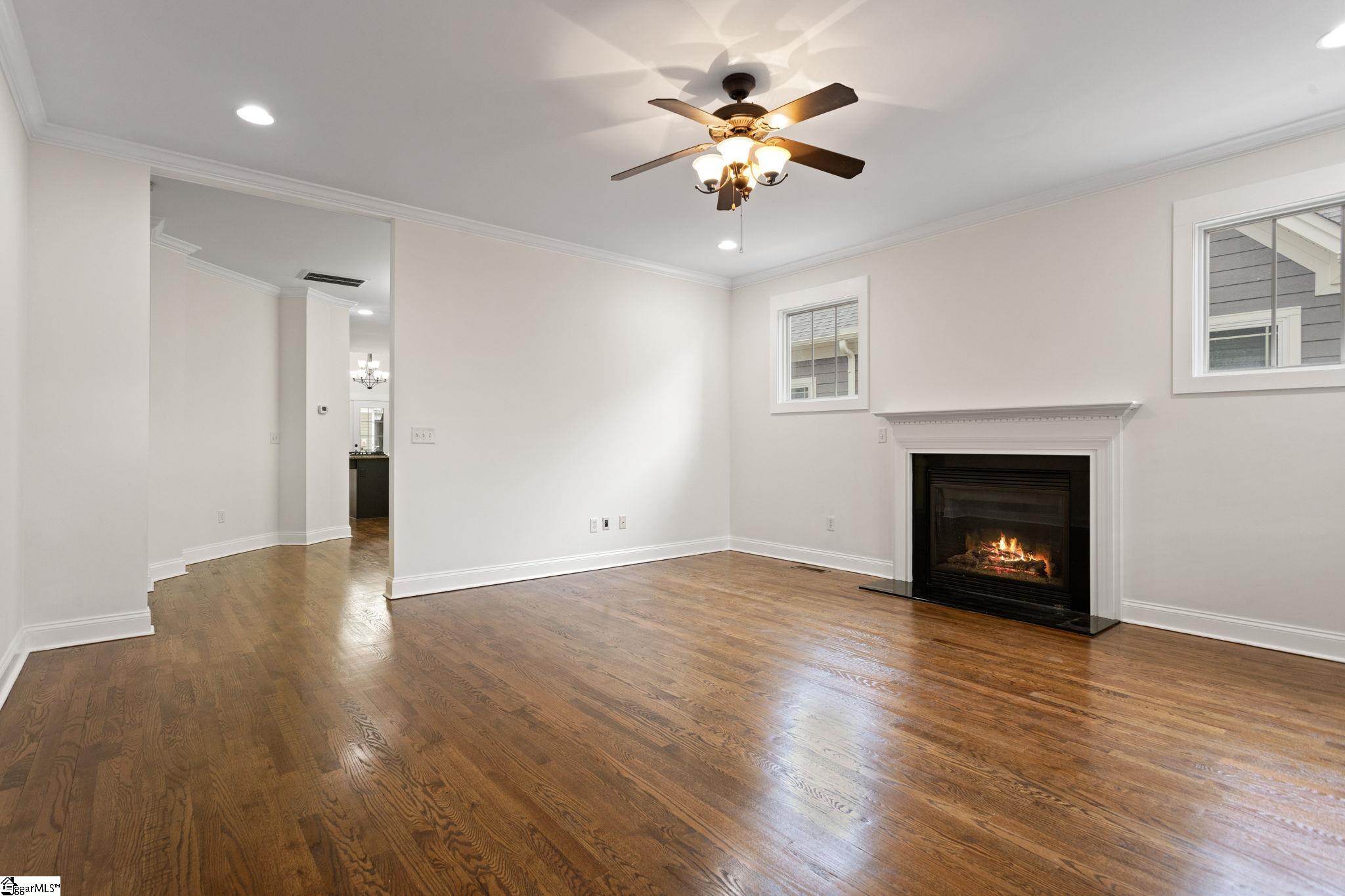 Photo 4 of Single family home for sale at 6 Worthington Ct, Simpsonville, SC 29681 | MLS# 1604214 | Listing updated on 2026-09-19