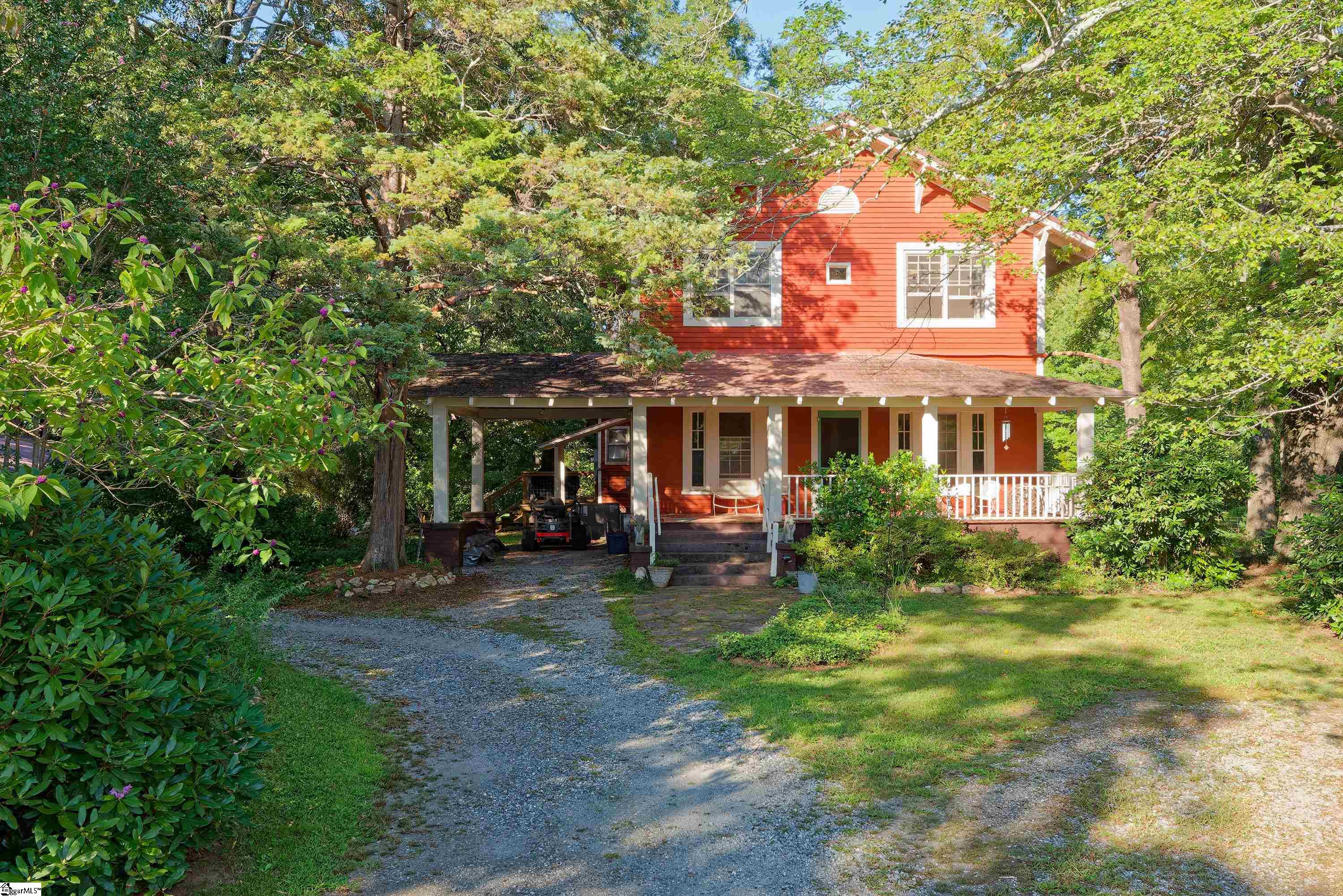Photo 1 of Single family home for sale at 700 N Trade (b) Ave, Landrum, SC 29356 | MLS# 1604223 | Listing updated on 2026-09-18