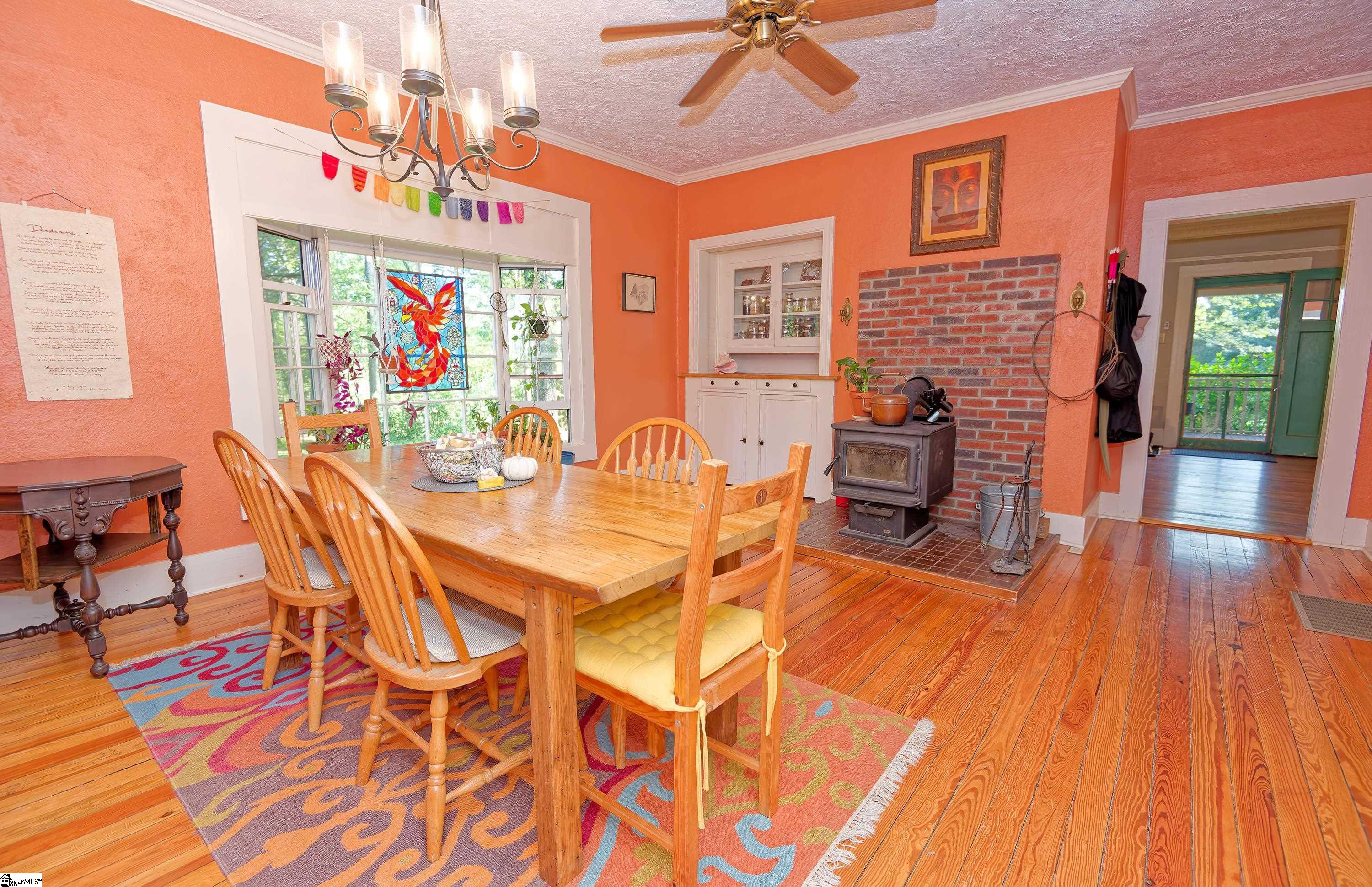 700 N Trade   (B) Avenue, Landrum SC 29536