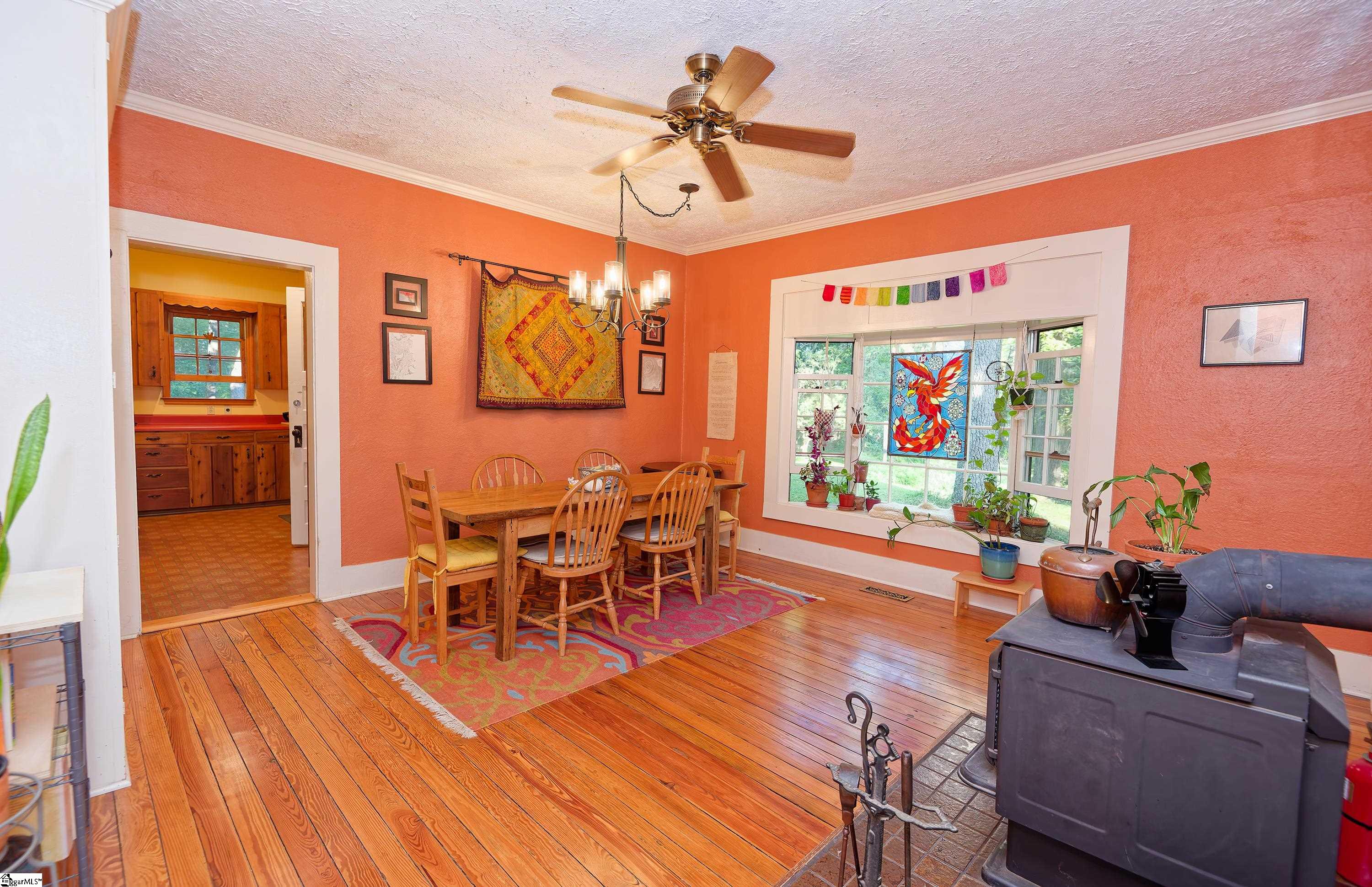 700 N Trade   (B) Avenue, Landrum SC 29536