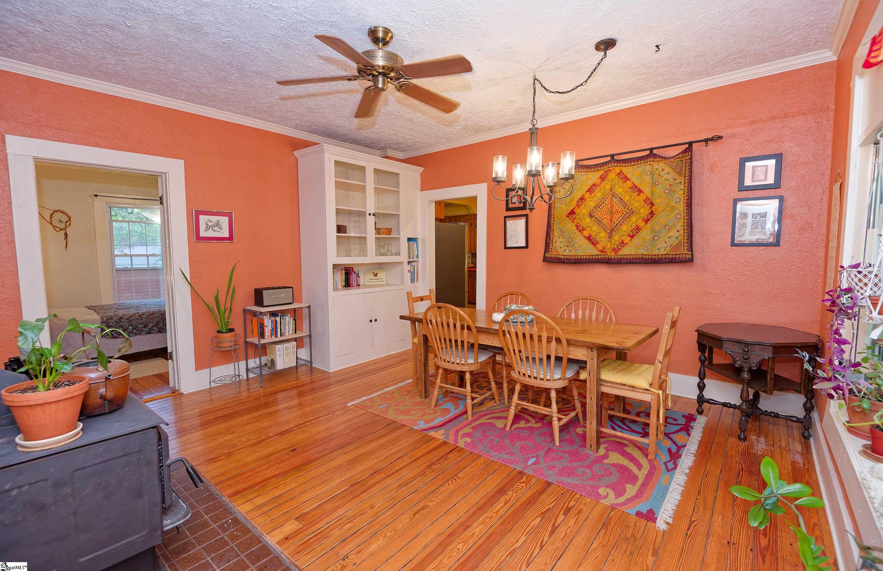 700 N Trade   (B) Avenue, Landrum SC 29536