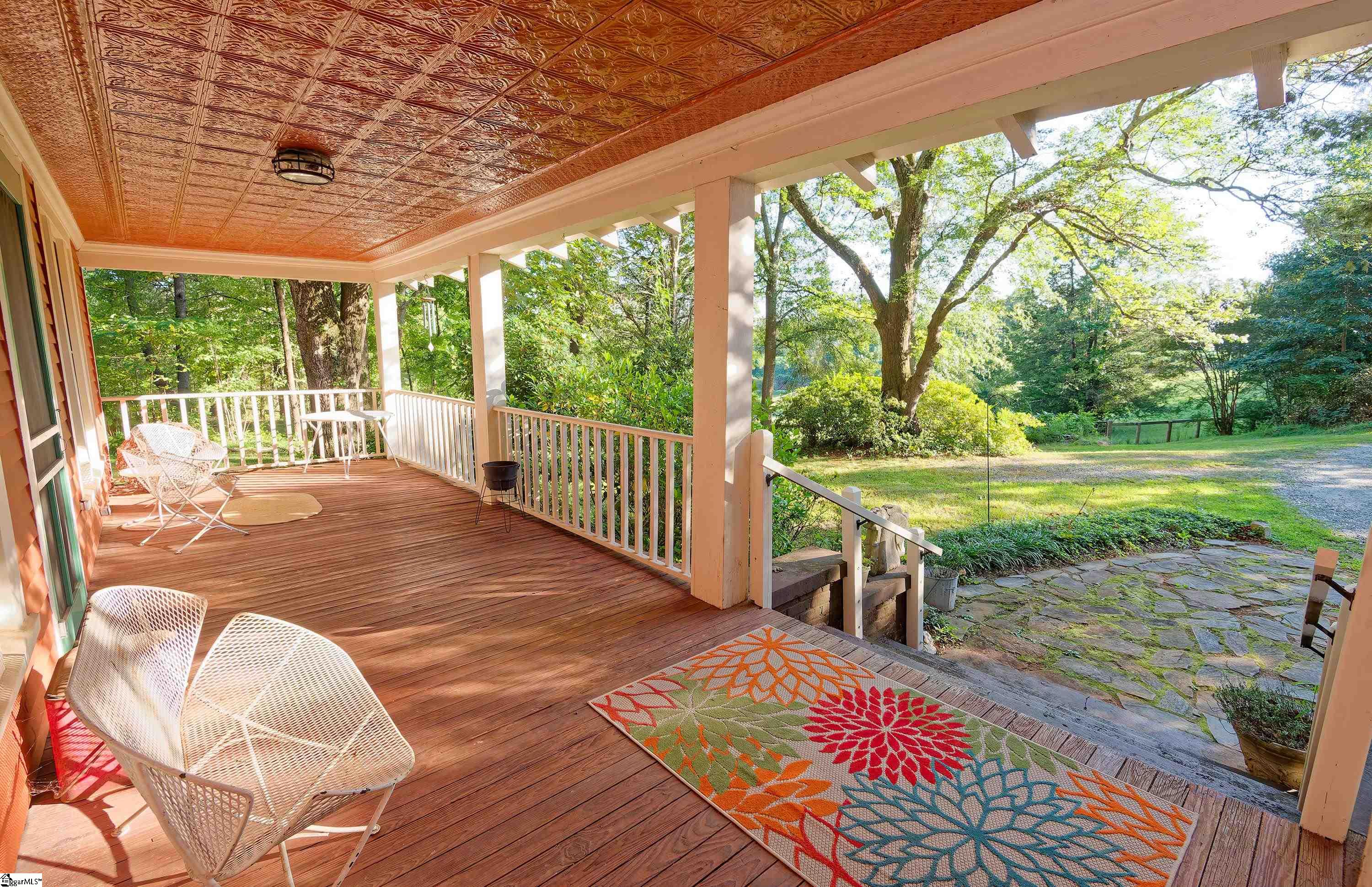 700 N Trade   (B) Avenue, Landrum SC 29536