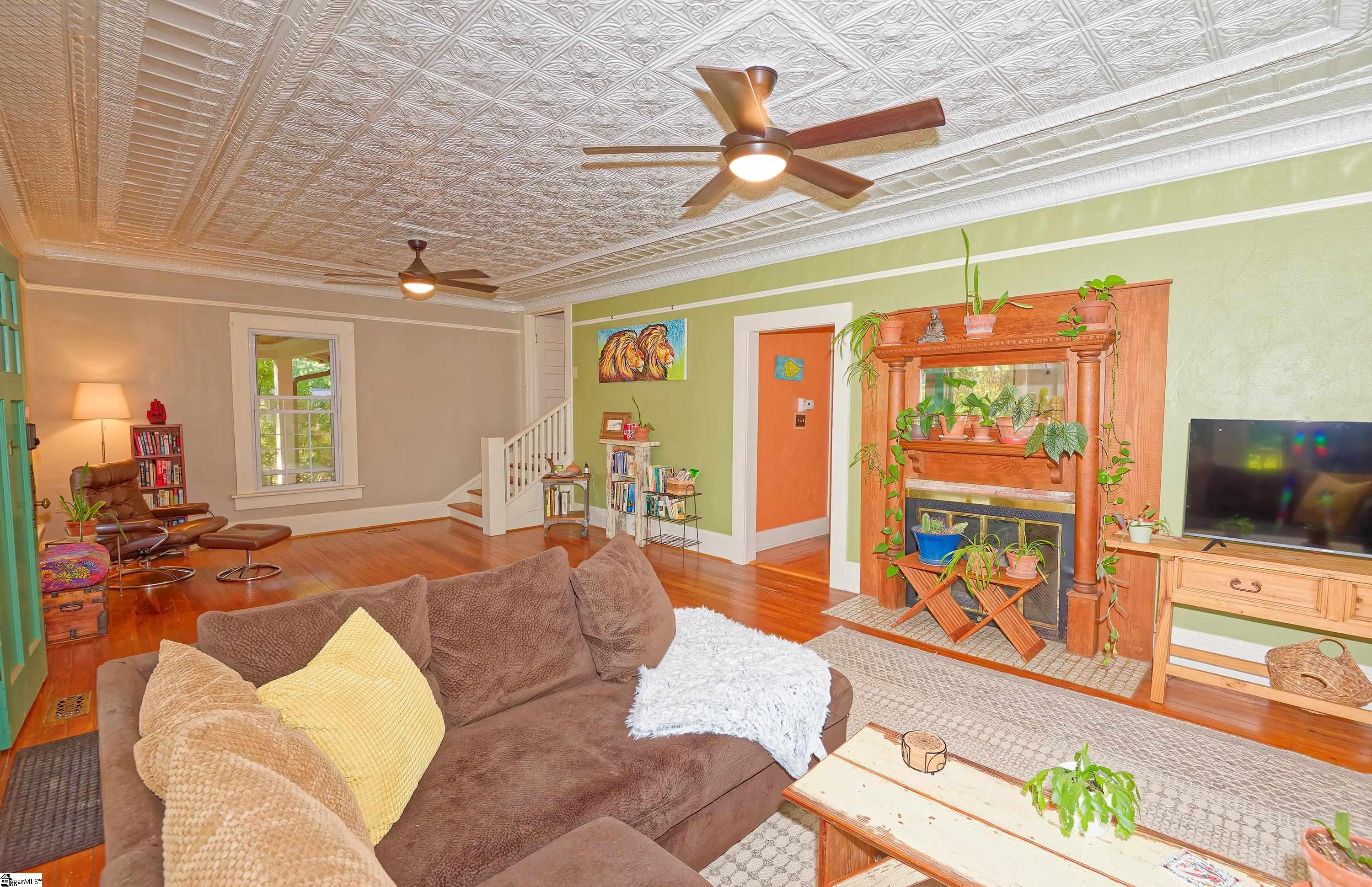 700 N Trade   (B) Avenue, Landrum SC 29536