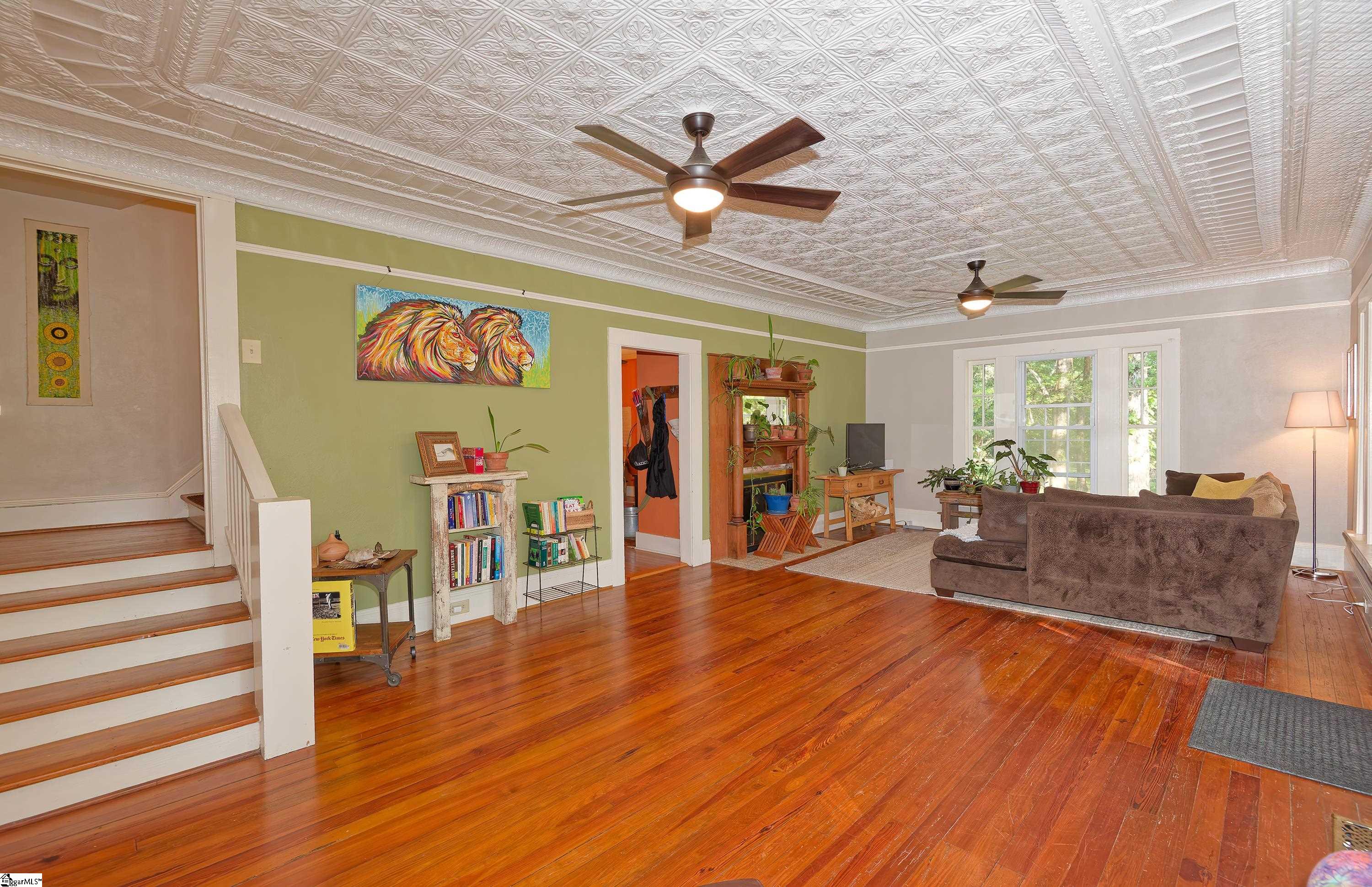 700 N Trade   (B) Avenue, Landrum SC 29536