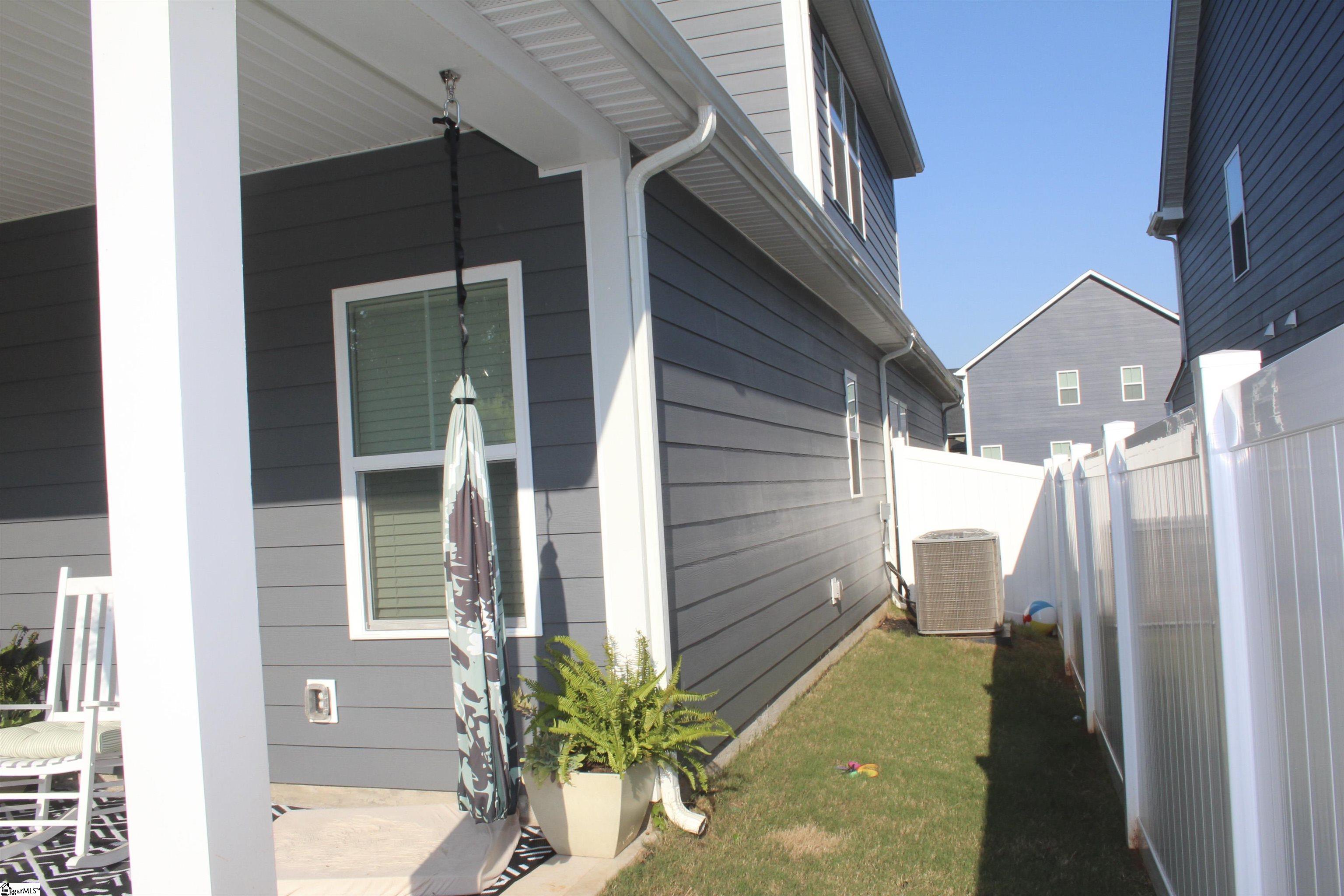 Photo 3 of Single family home for sale at 4 Dunroyal Rd, Fountain Inn, SC 29644 | MLS# 1604224 | Listing updated on 2026-09-18
