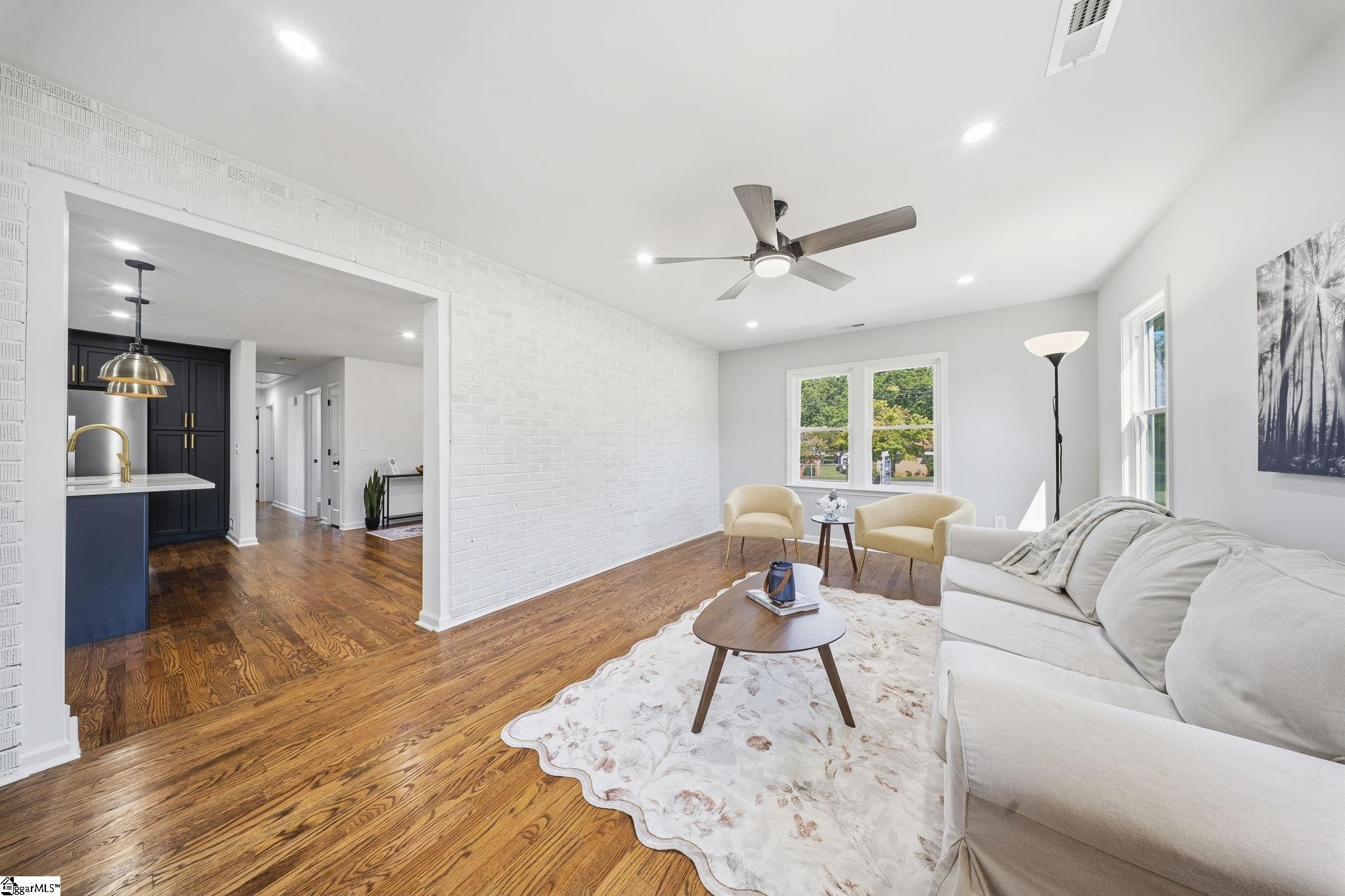 Photo 3 of Single family home for sale at 14 Dunlap Dr, Greenville, SC 29605 | MLS# 1604236 | Listing updated on 2026-09-18