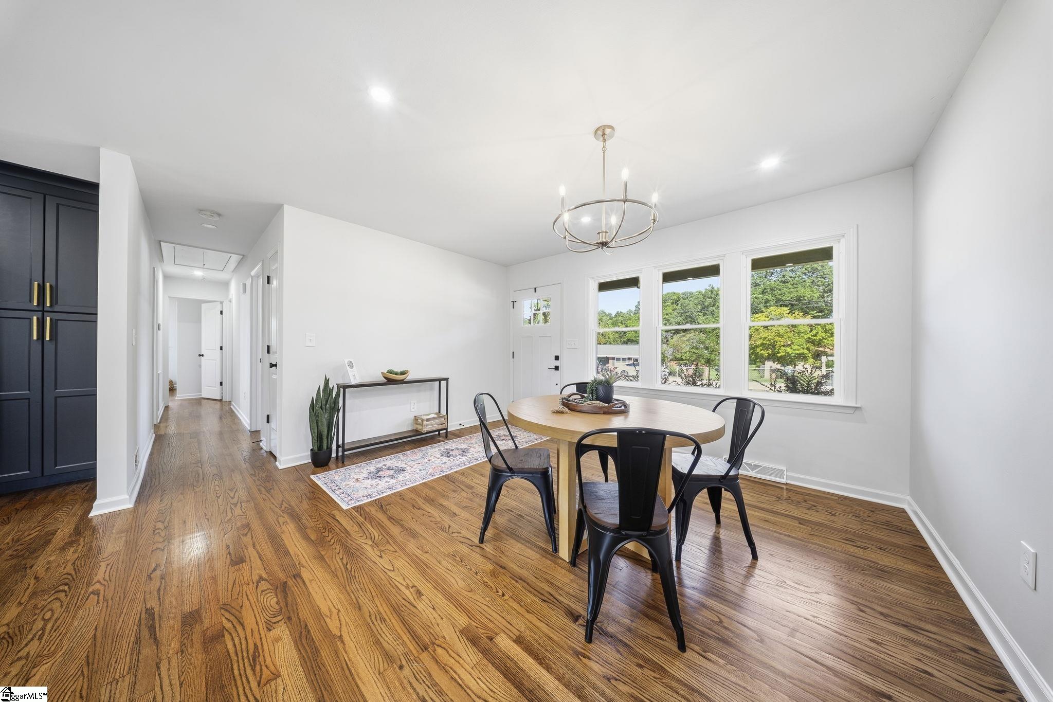 Photo 4 of Single family home for sale at 14 Dunlap Dr, Greenville, SC 29605 | MLS# 1604236 | Listing updated on 2026-09-18