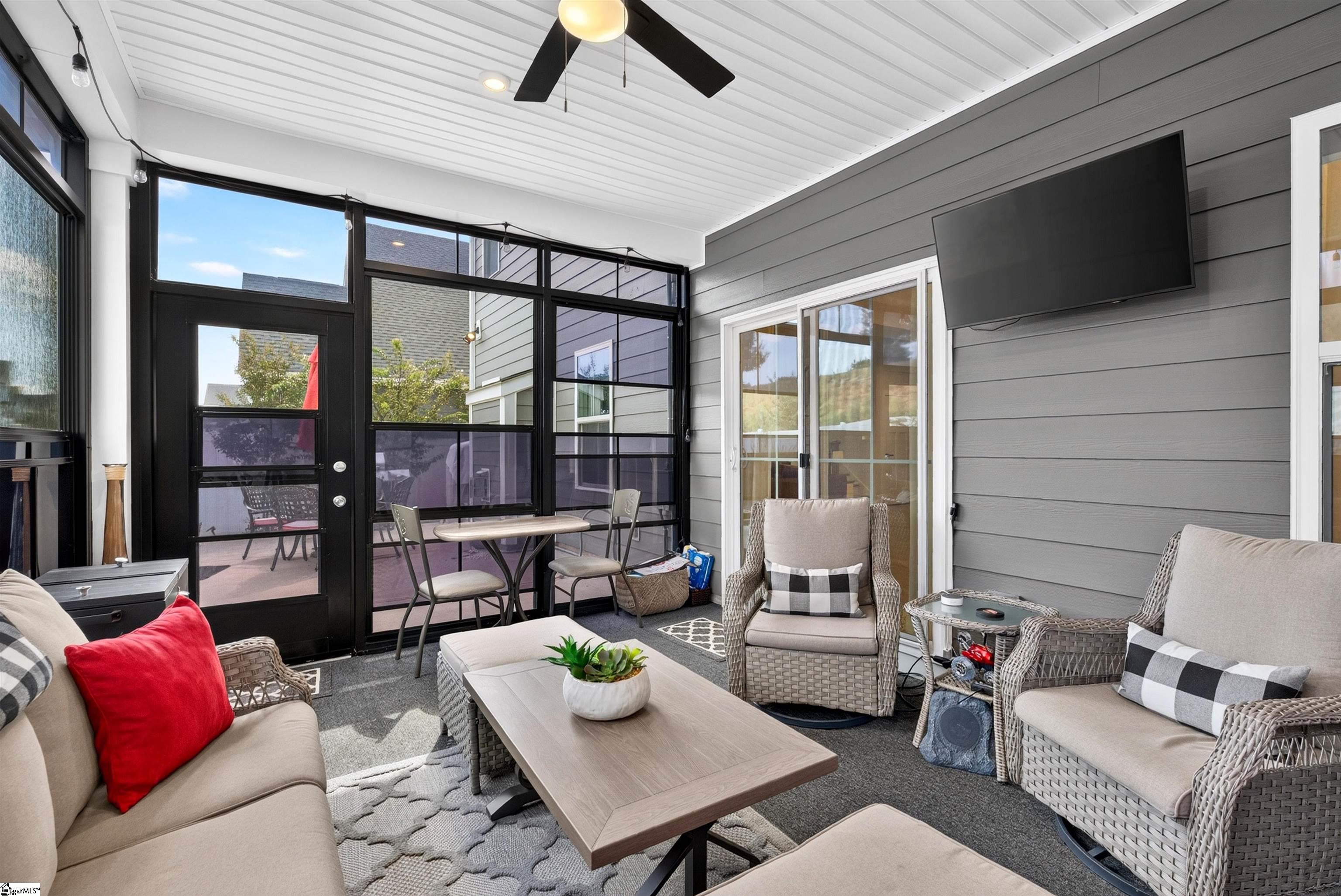 Photo 3 of Single family home for sale at 440 Oswego Ct, Greenville, SC 29607 | MLS# 1604243 | Listing updated on 2026-09-18