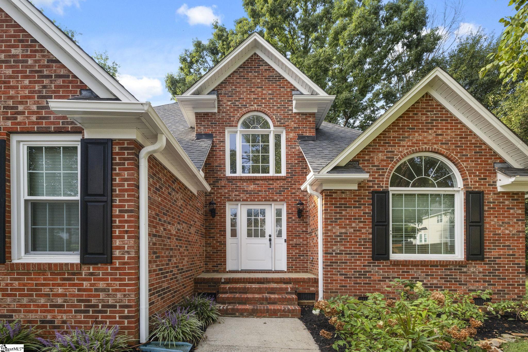Photo 2 of Single family home for sale at 4 Plum Crk Ln, Greenville, SC 29607 | MLS# 1604244 | Listing updated on 2026-09-18