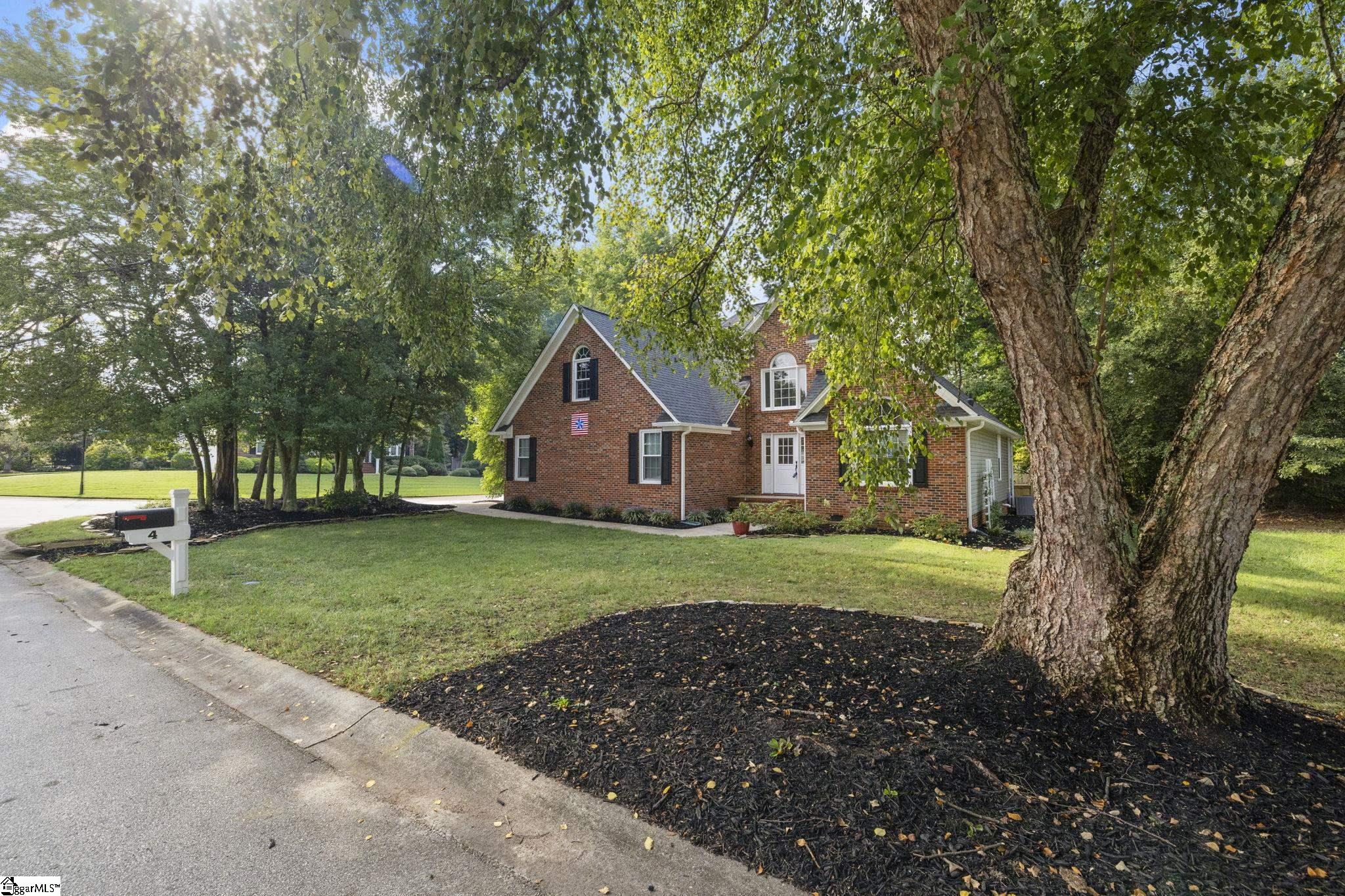 Photo 3 of Single family home for sale at 4 Plum Crk Ln, Greenville, SC 29607 | MLS# 1604244 | Listing updated on 2026-09-18