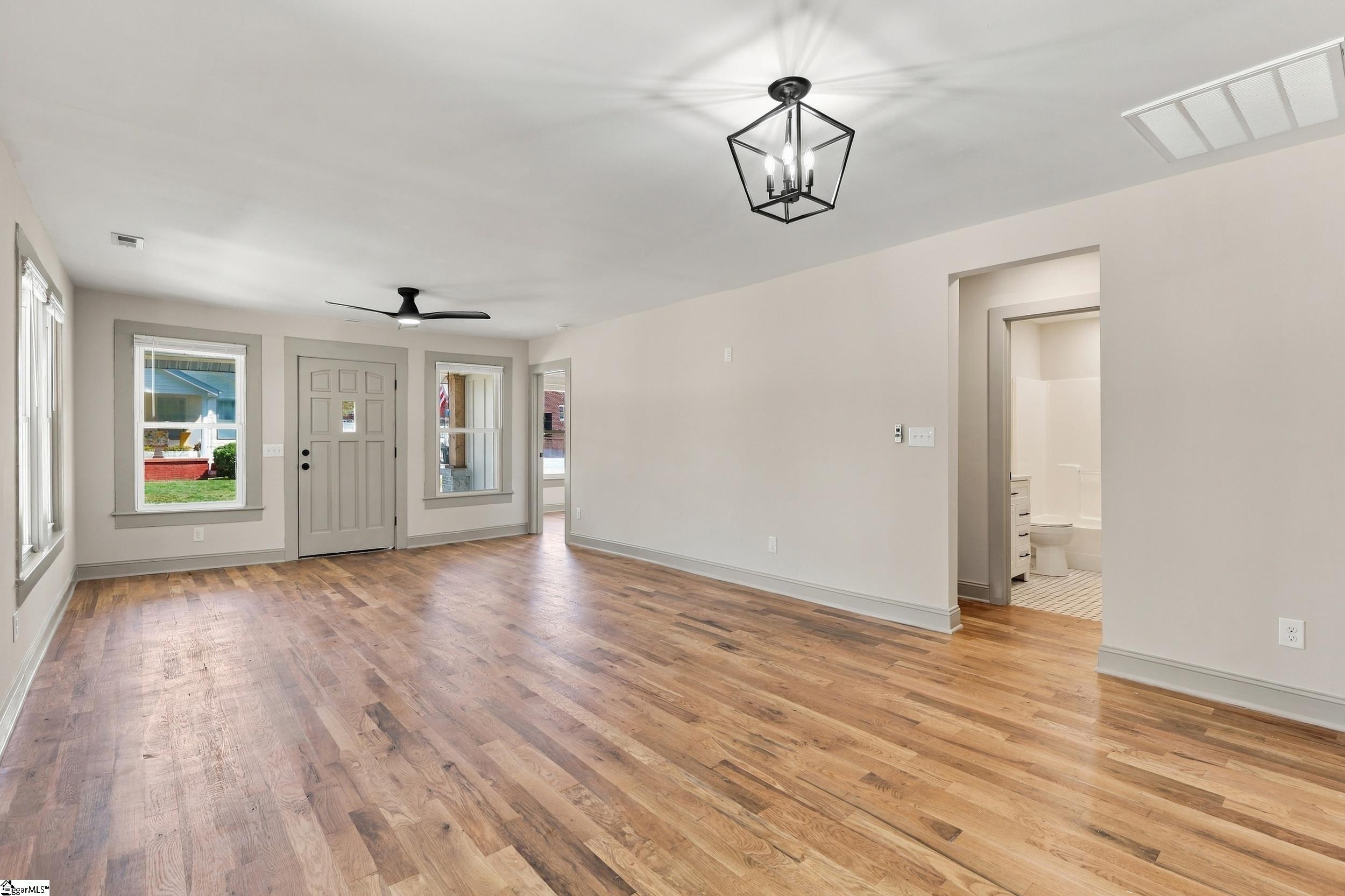 Photo 4 of Single family home for sale at 204 Stafford St, Greenville, SC 29605 | MLS# 1604263 | Listing updated on 2026-09-19