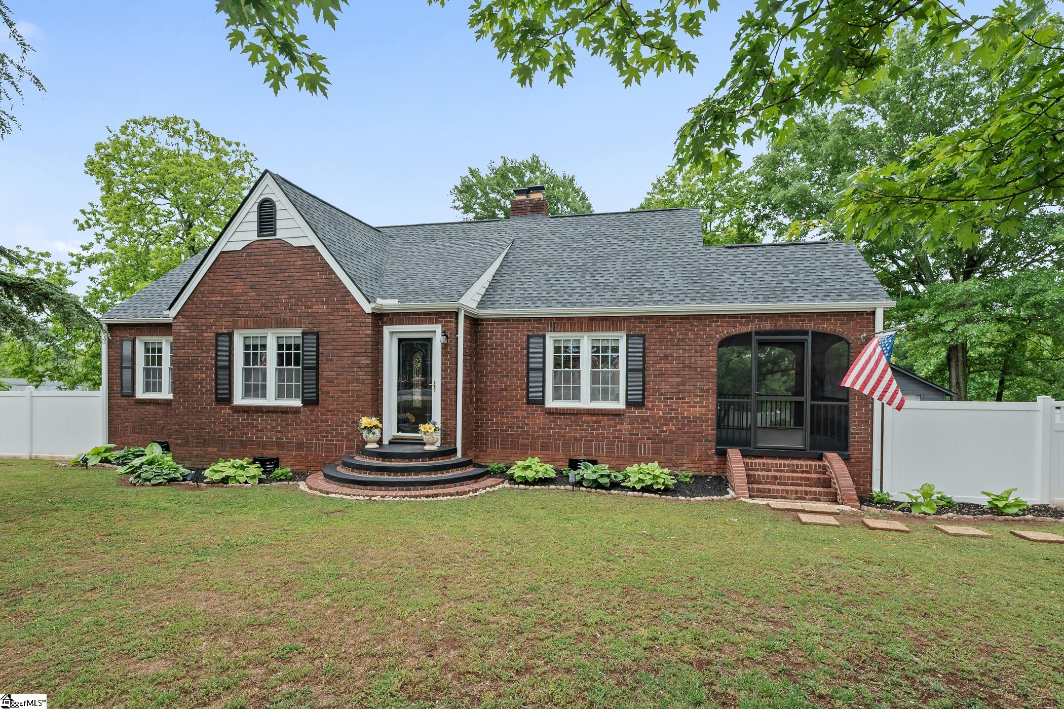 709 W Main Street, Pickens SC 29671