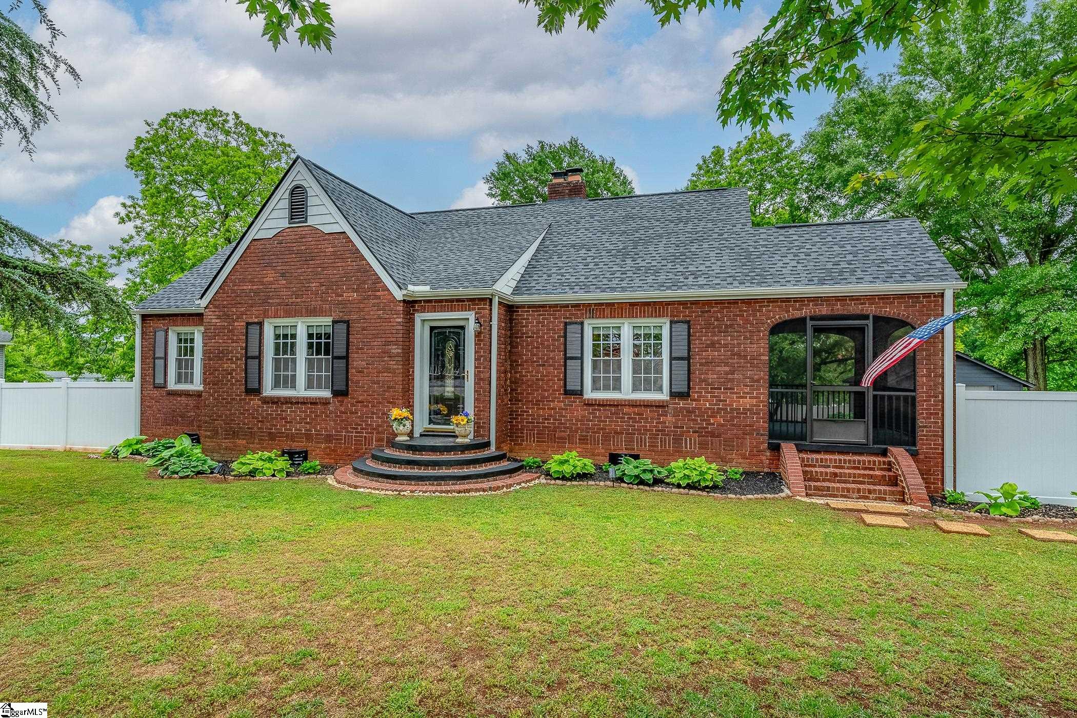 709 W Main Street, Pickens SC 29671