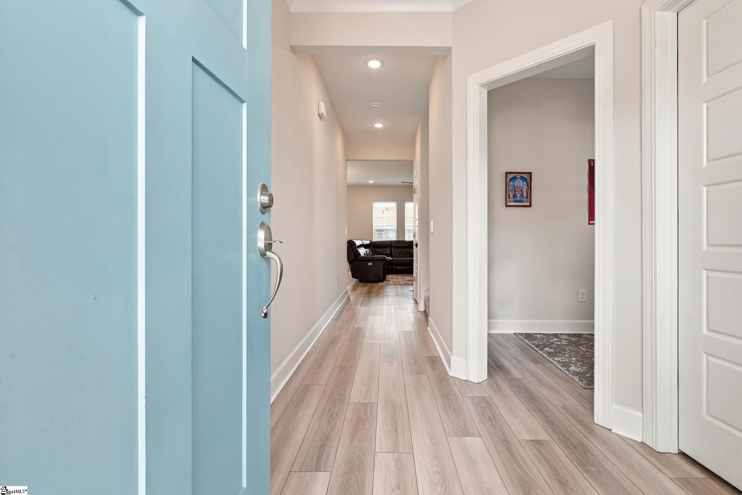 Photo 2 of Single family home for sale at 100 White Dutch Ln, Greenville, SC 29607 | MLS# 1604285 | Listing updated on 2026-09-19