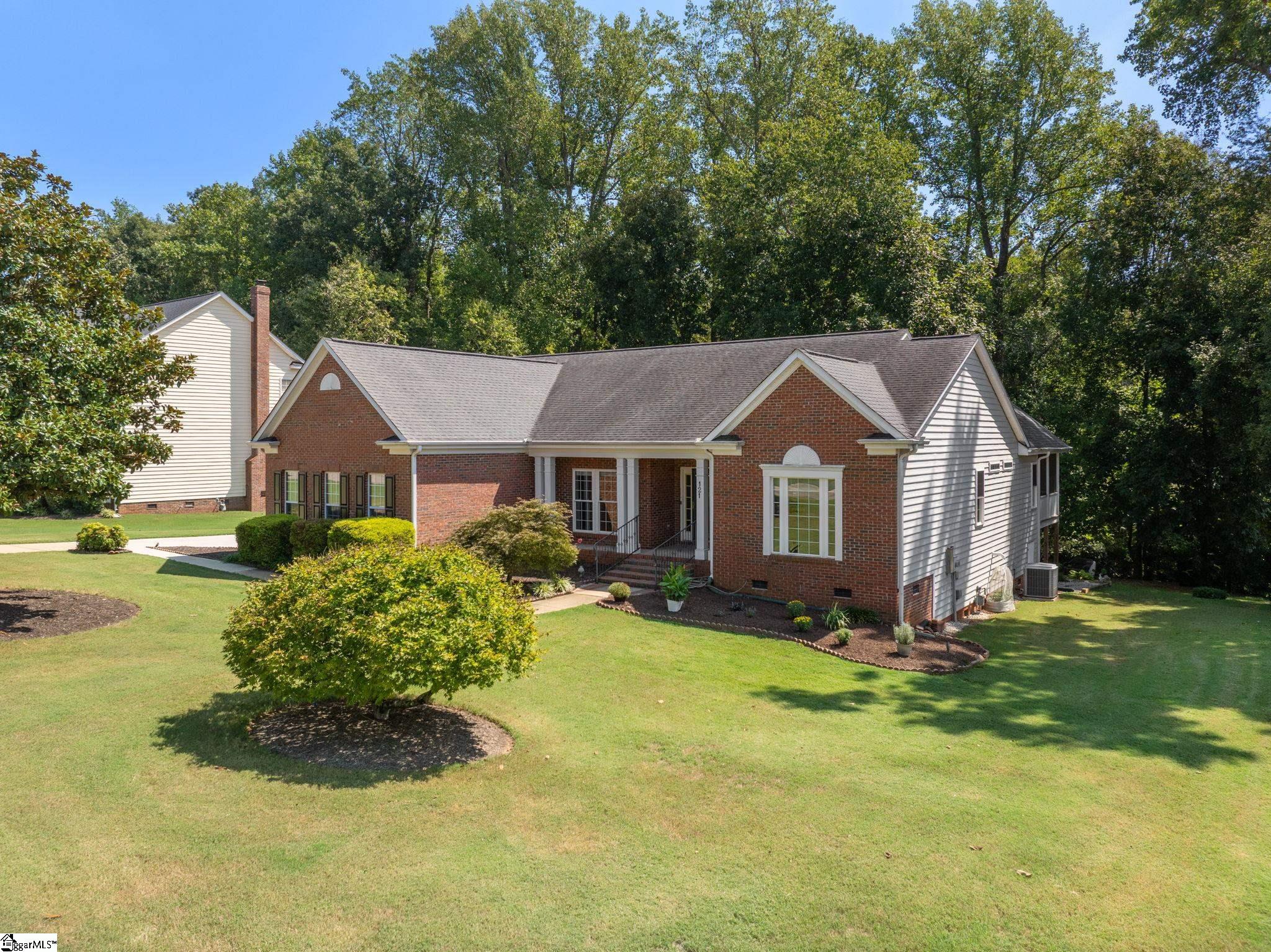 Photo 2 of Single family home for sale at 121 Century Oaks Dr, Easley, SC 29642 | MLS# 1604341 | Listing updated on 2026-09-21